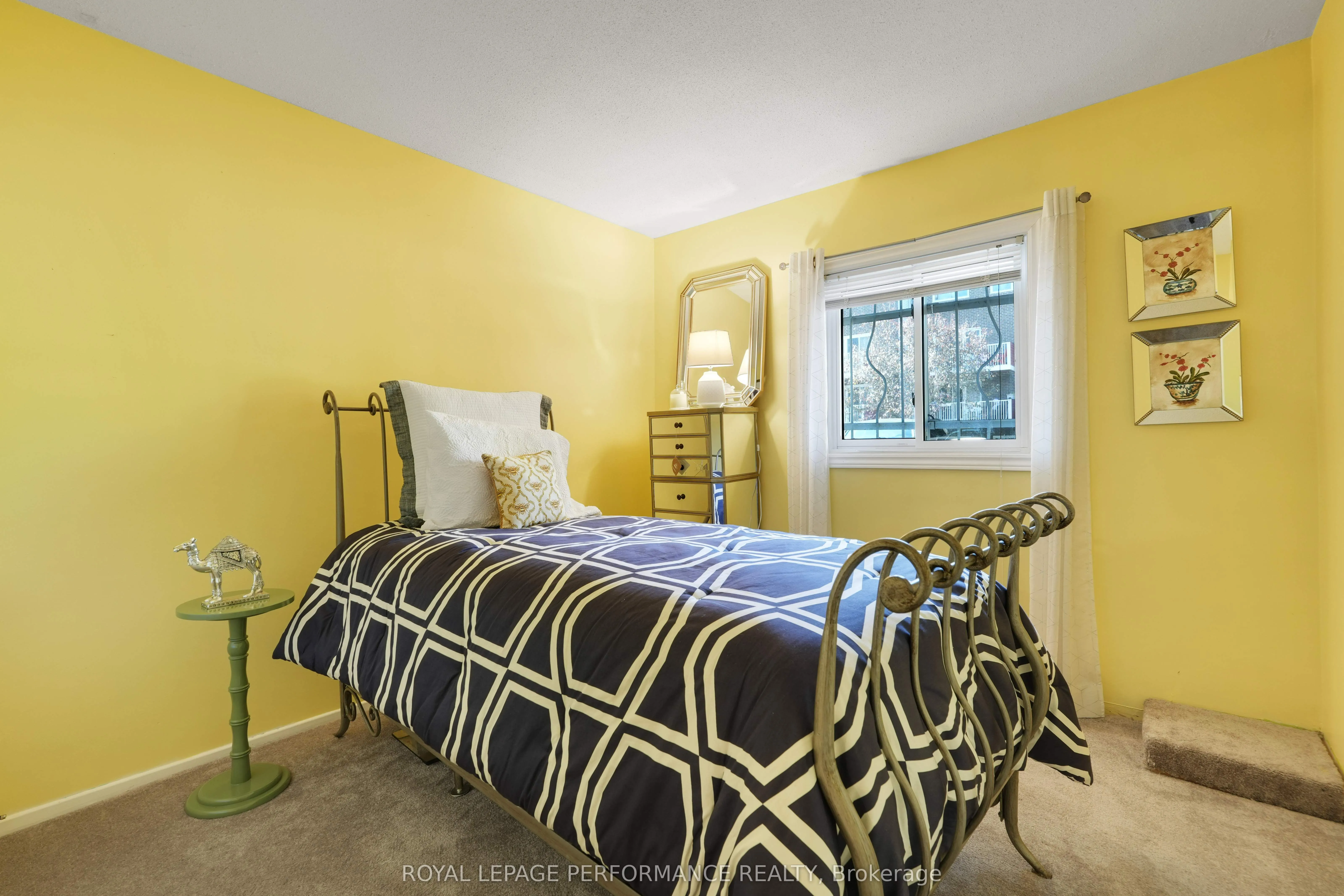 1589 St Bernard Street, #402
