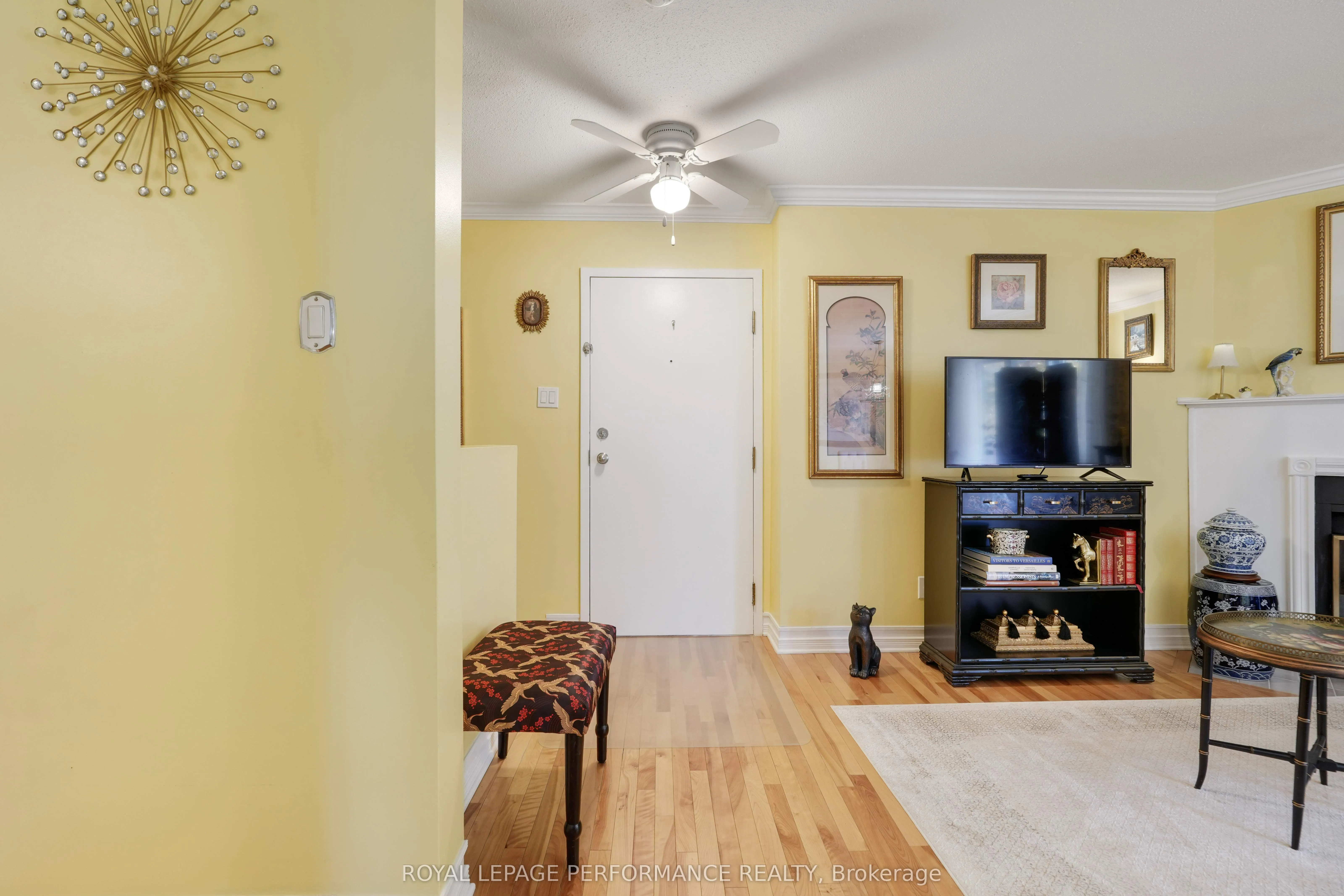 1589 St Bernard Street, #402