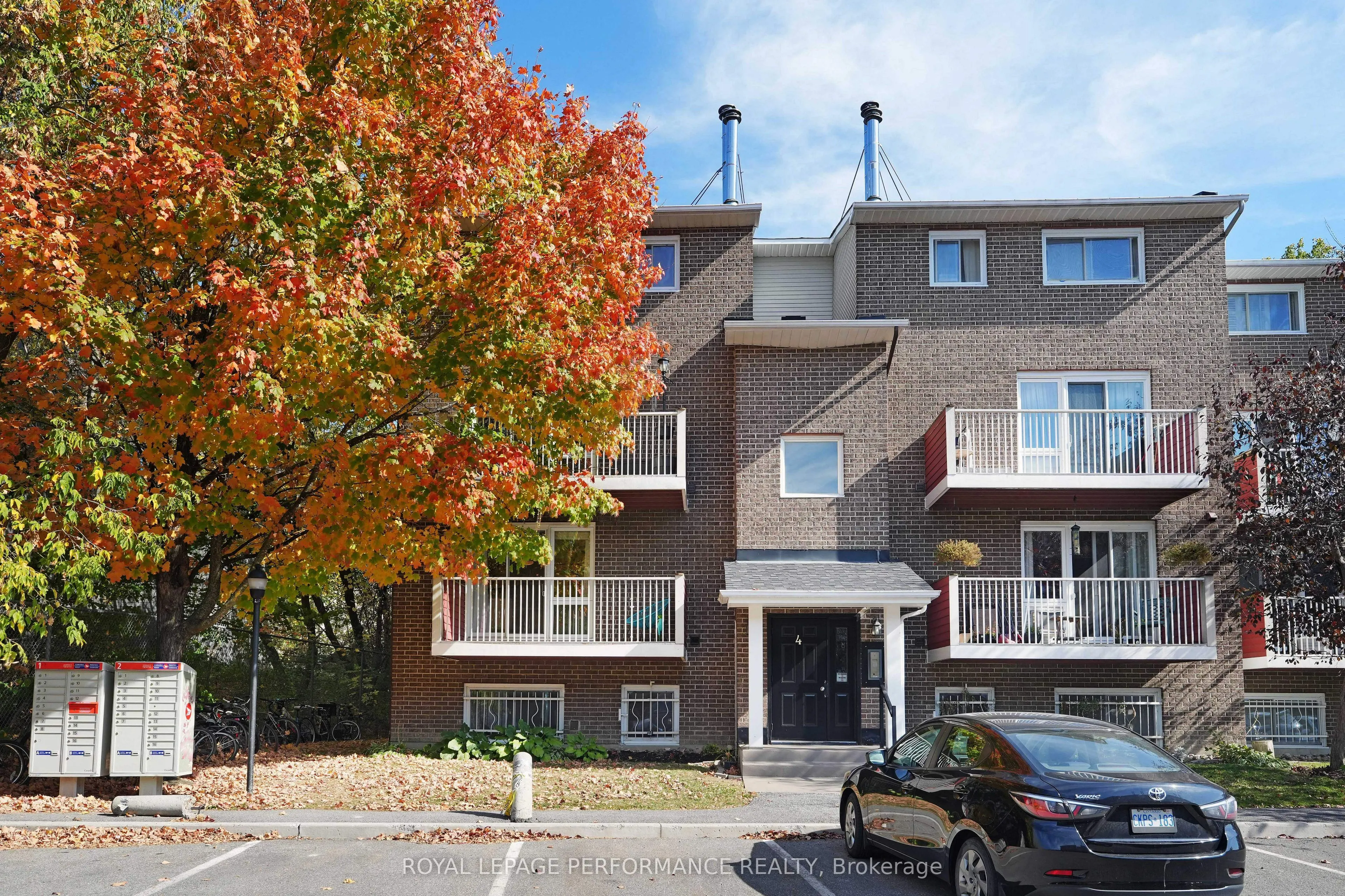 1589 St Bernard Street, #402