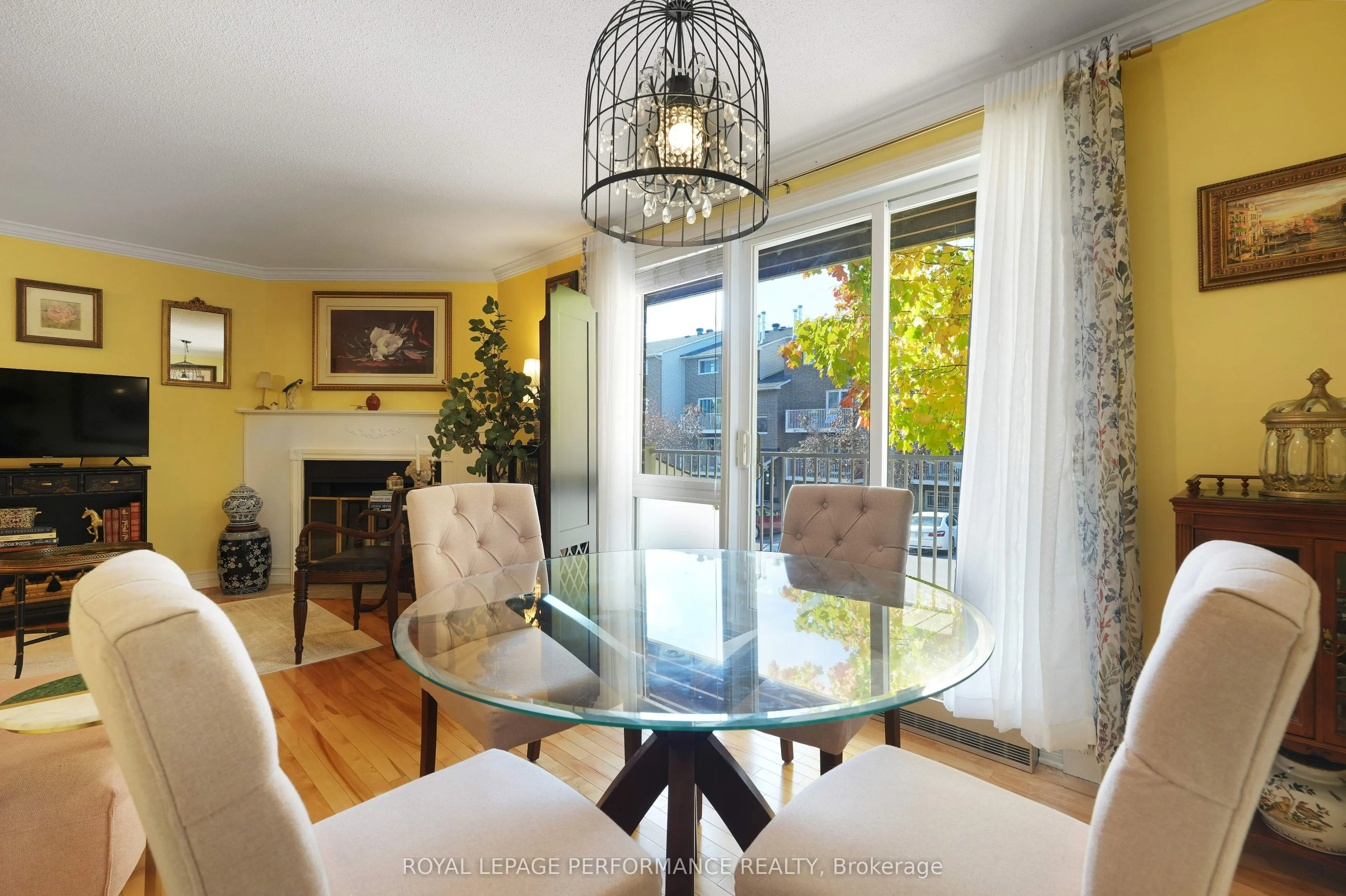1589 St Bernard Street, #402