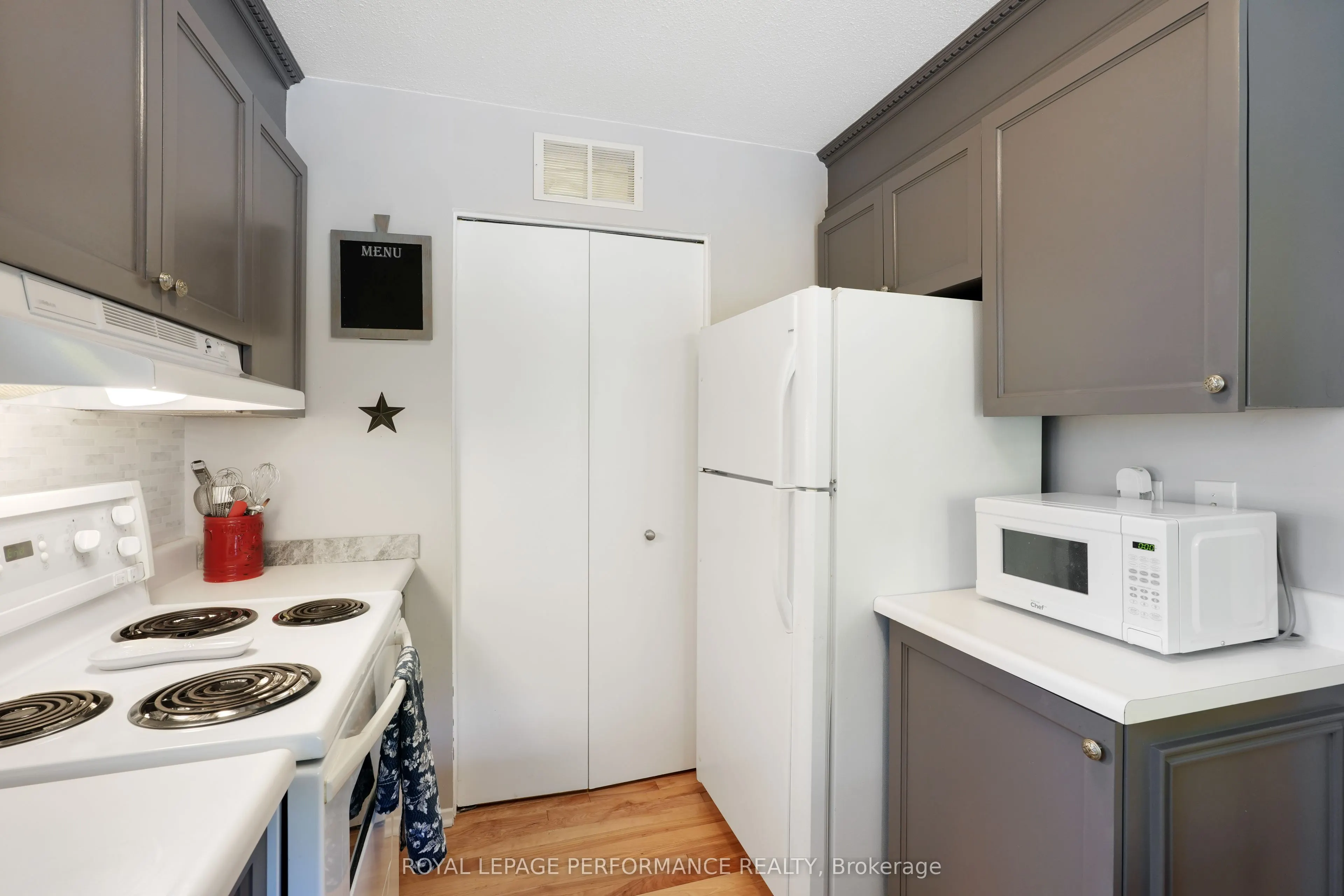 1589 St Bernard Street, #402