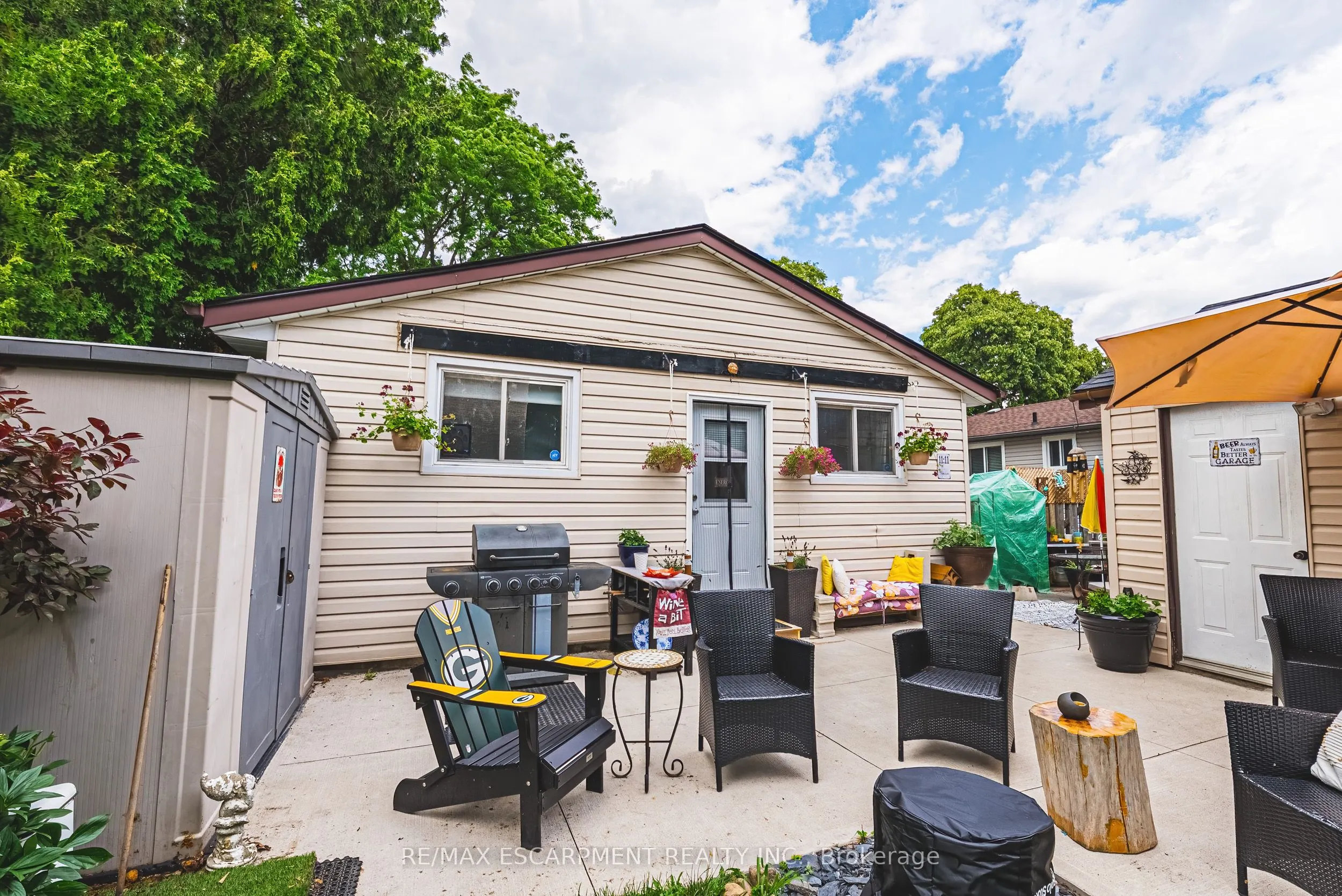 44 BILLINGTON Crescent
