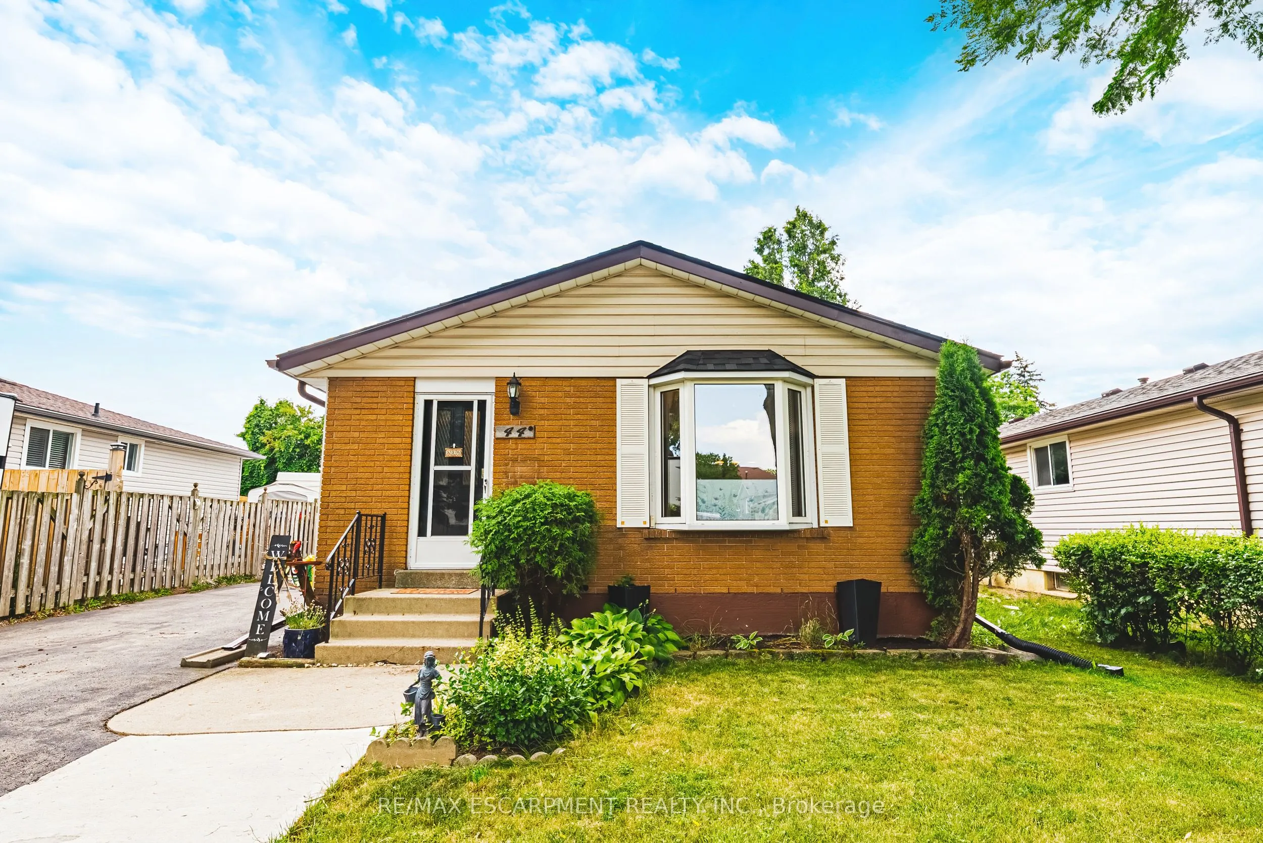 44 BILLINGTON Crescent