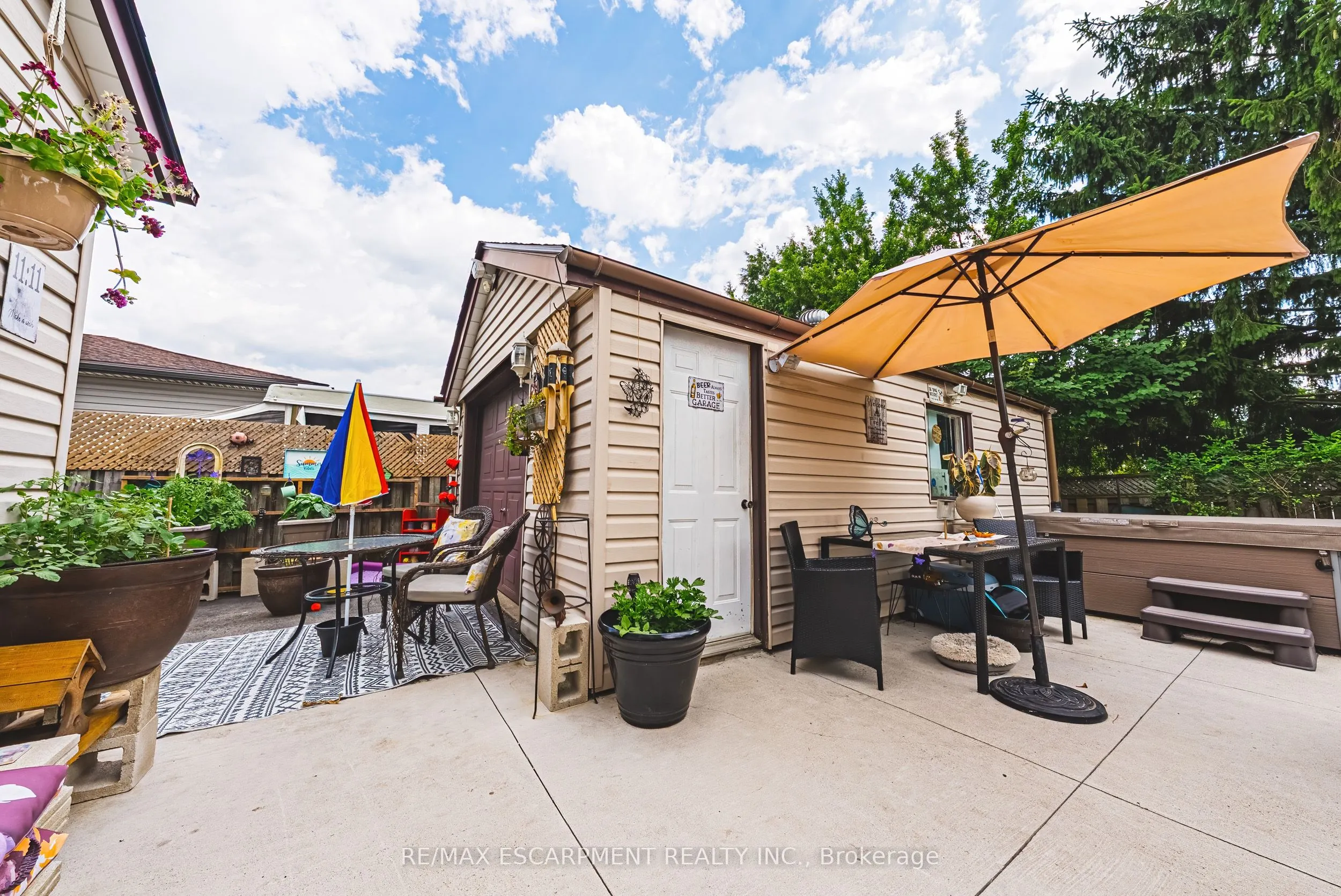 44 BILLINGTON Crescent