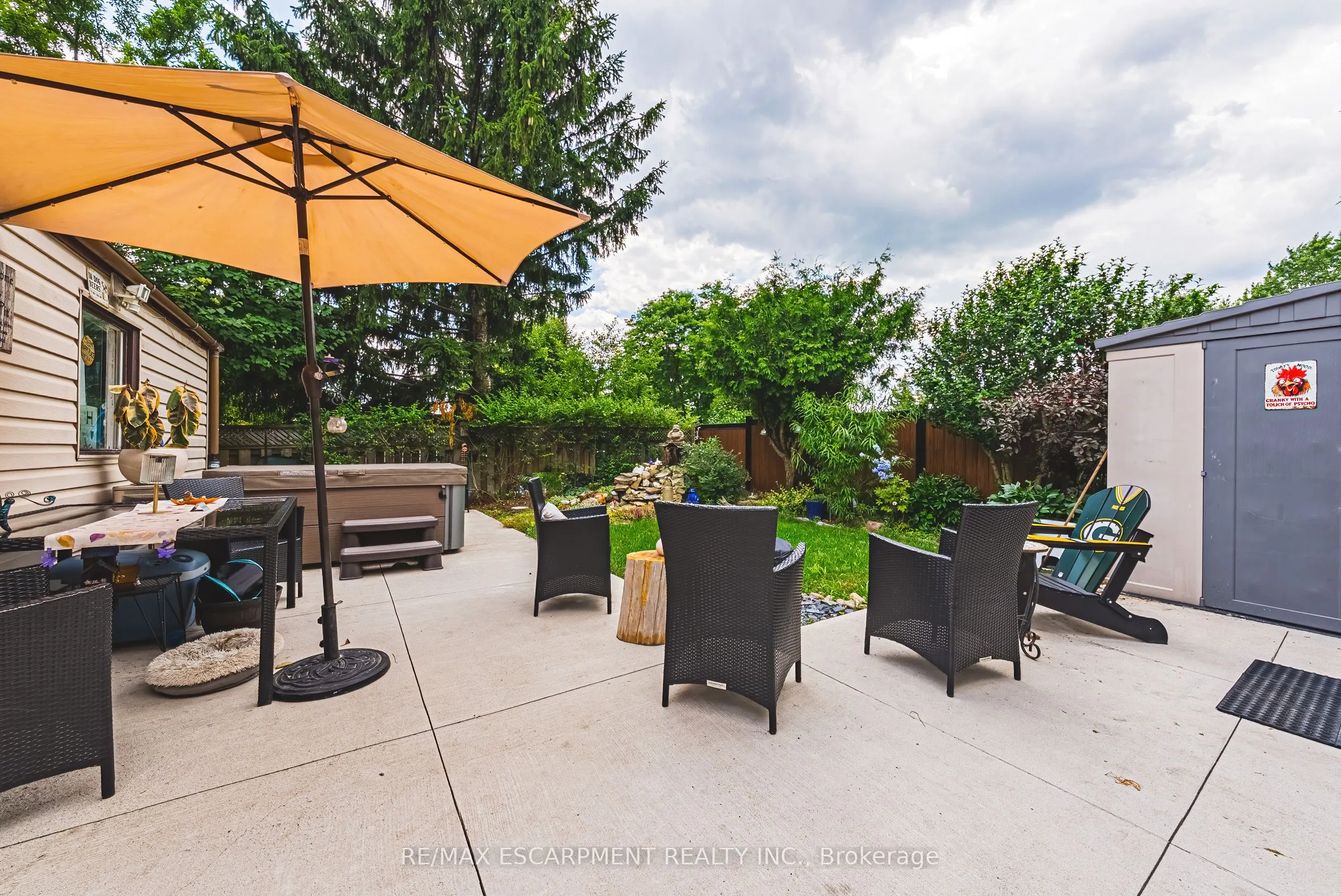 44 BILLINGTON Crescent