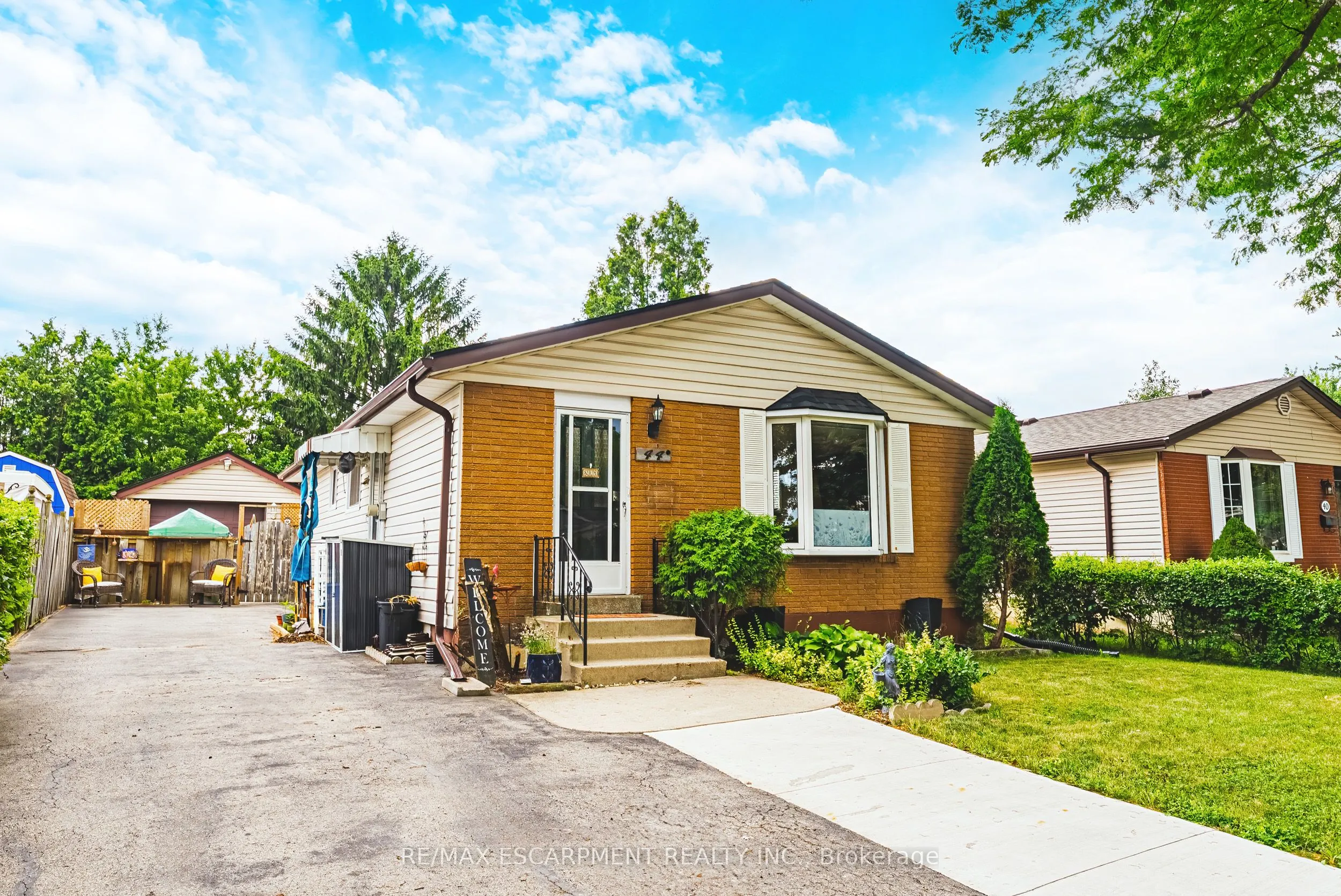 44 BILLINGTON Crescent