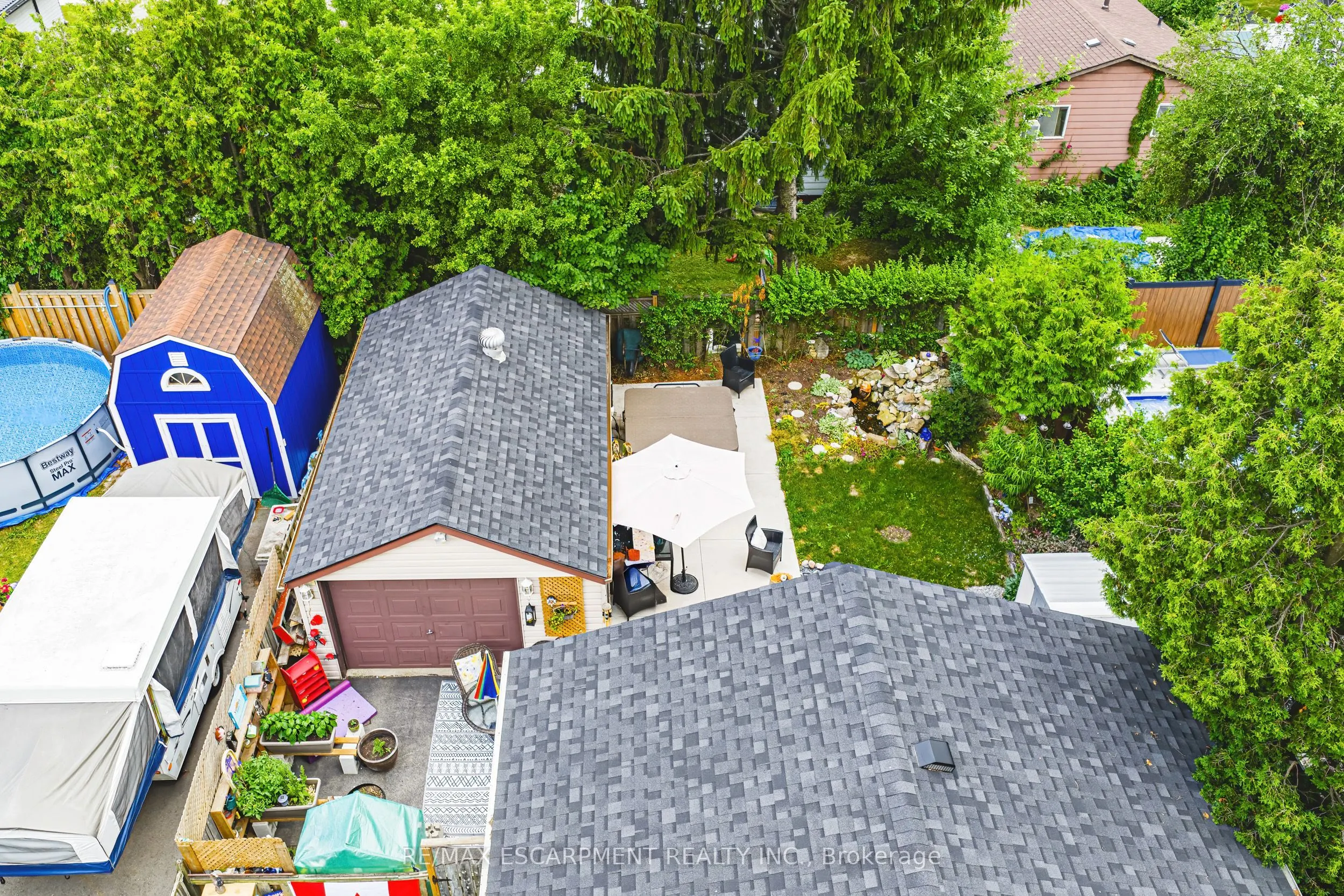 44 BILLINGTON Crescent
