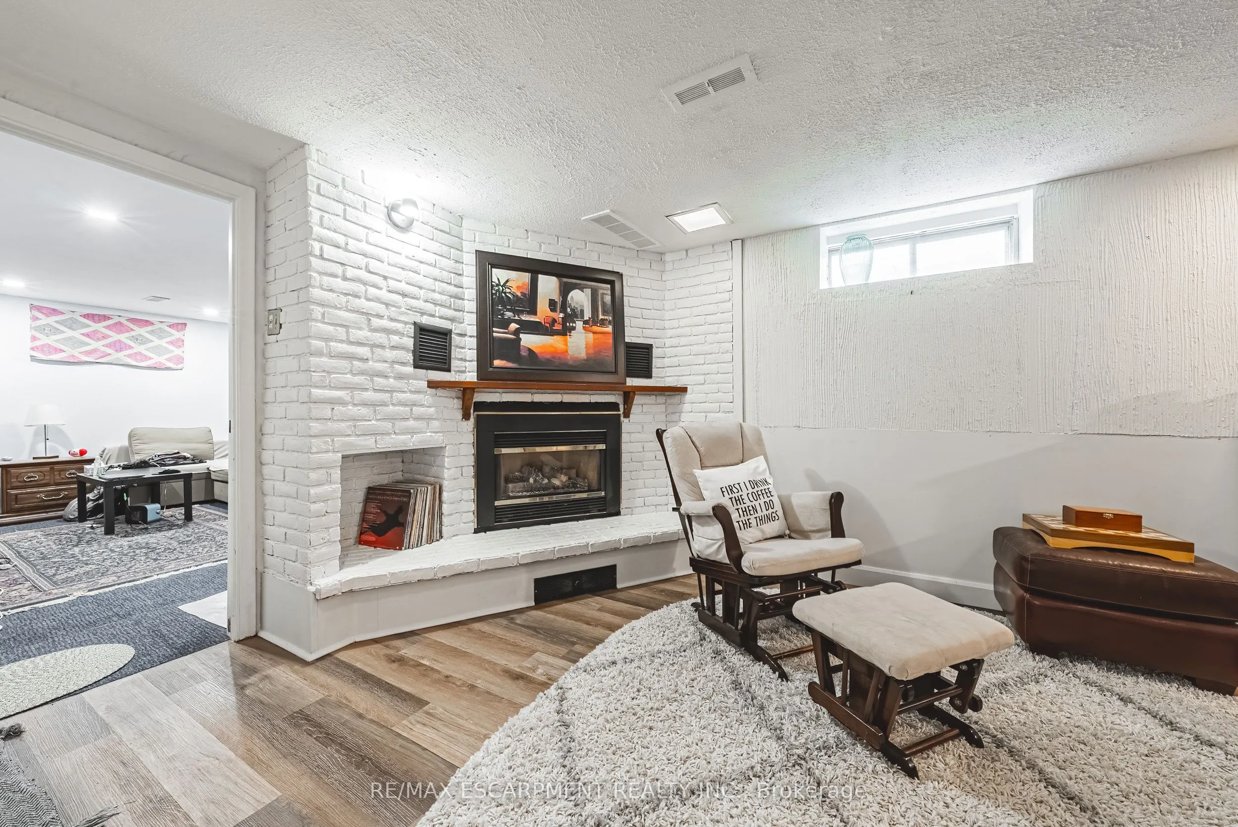 44 BILLINGTON Crescent