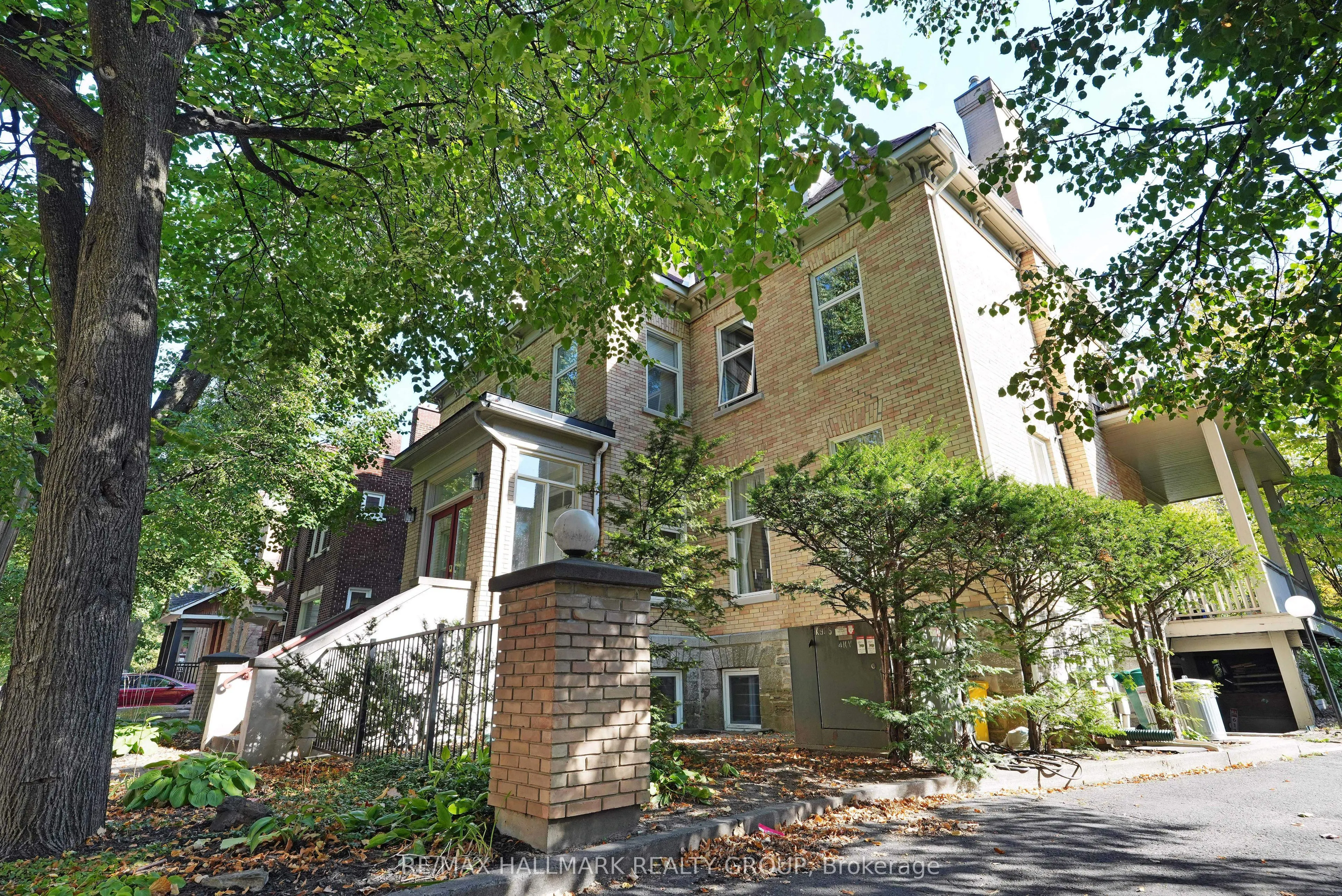 274 DALY Avenue, #5
