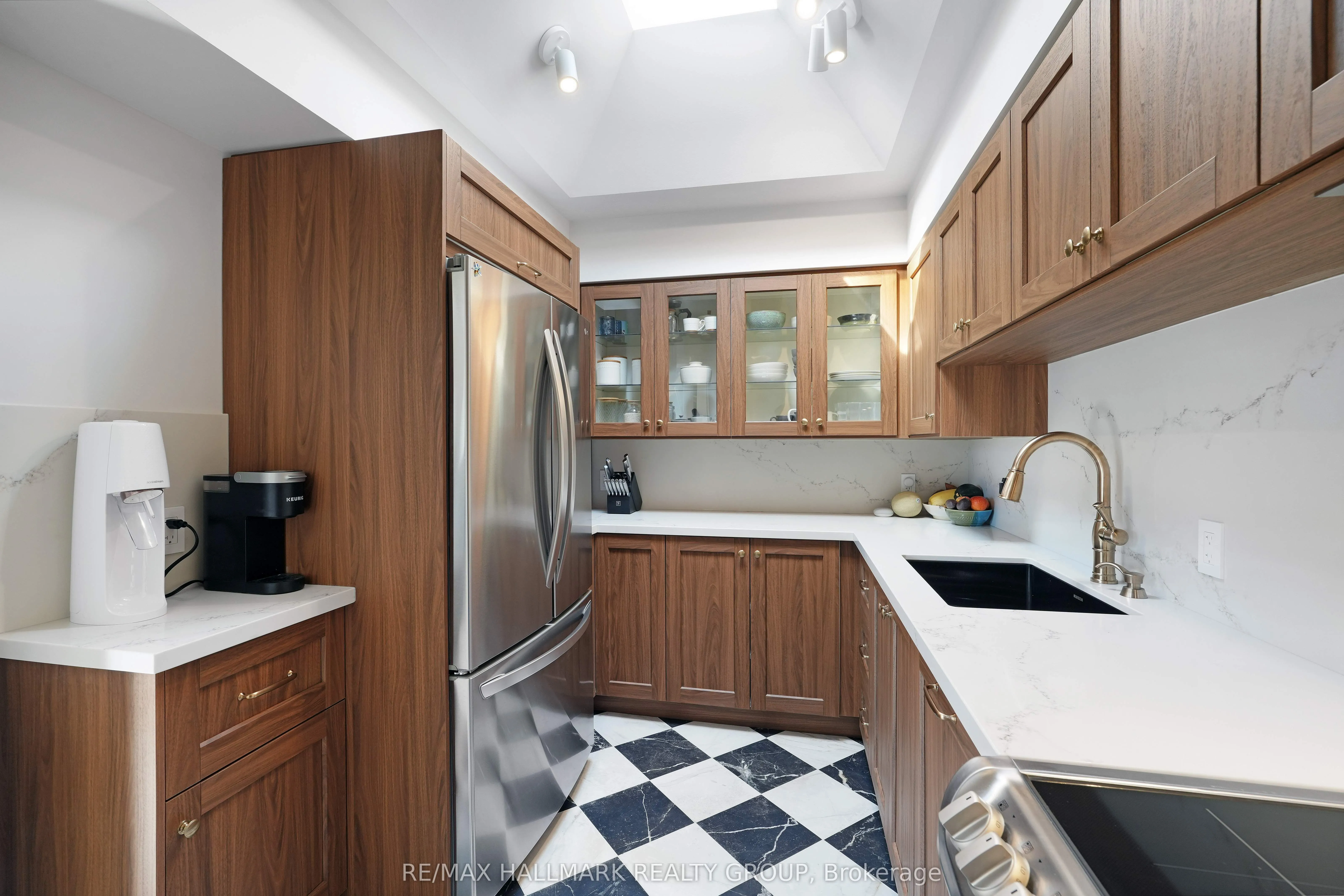 274 DALY Avenue, #5