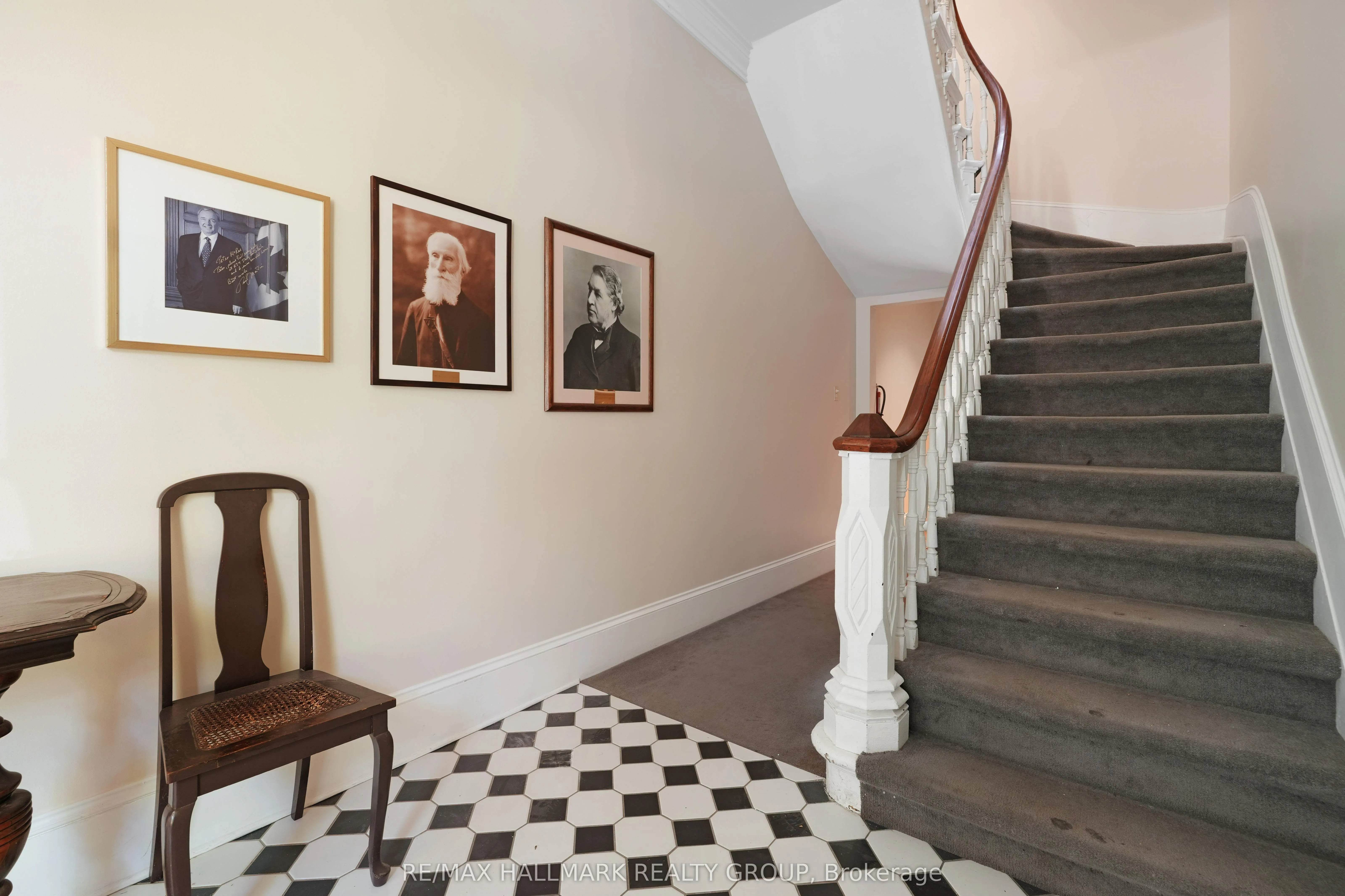 274 DALY Avenue, #5