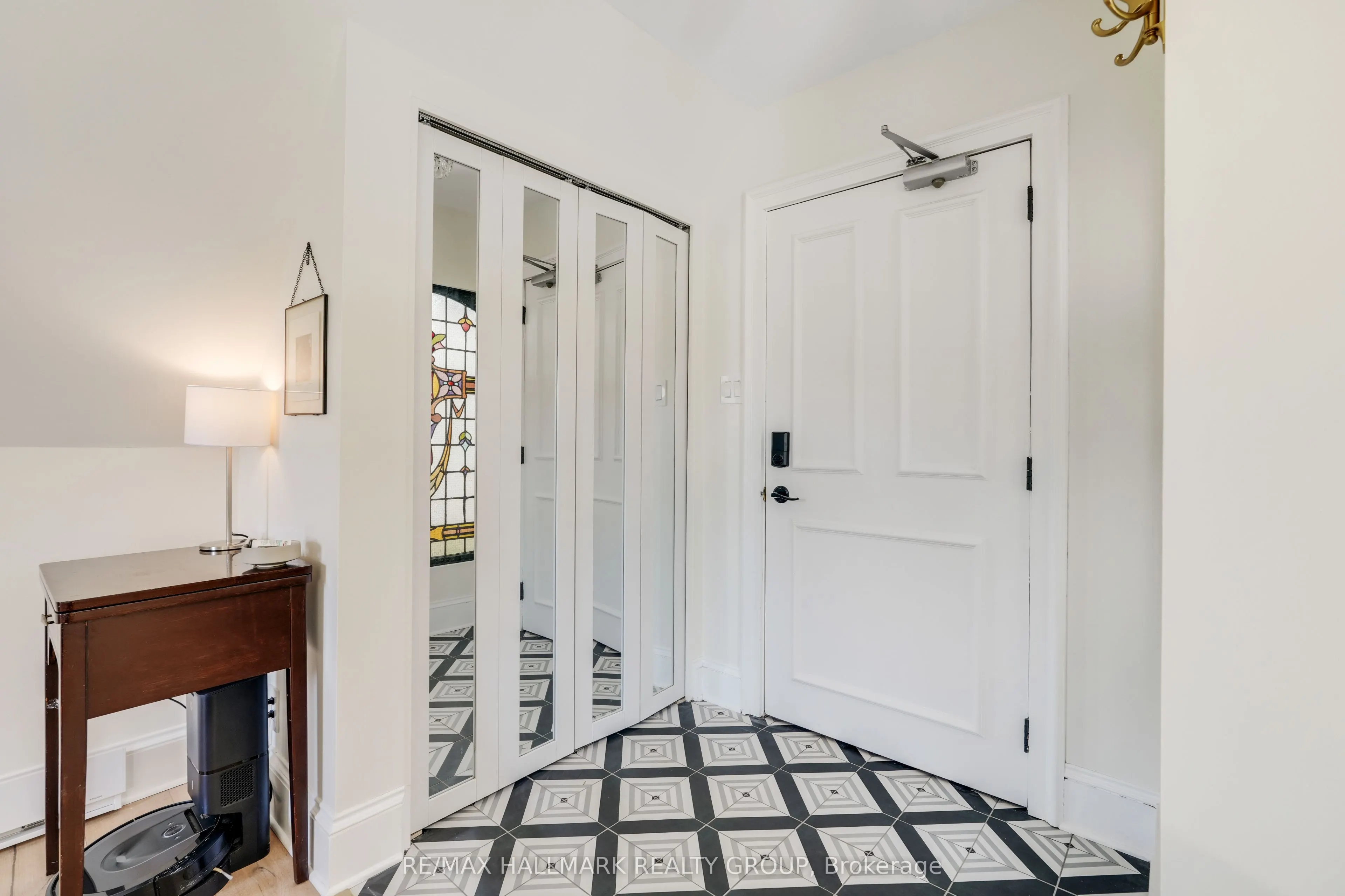 274 DALY Avenue, #5