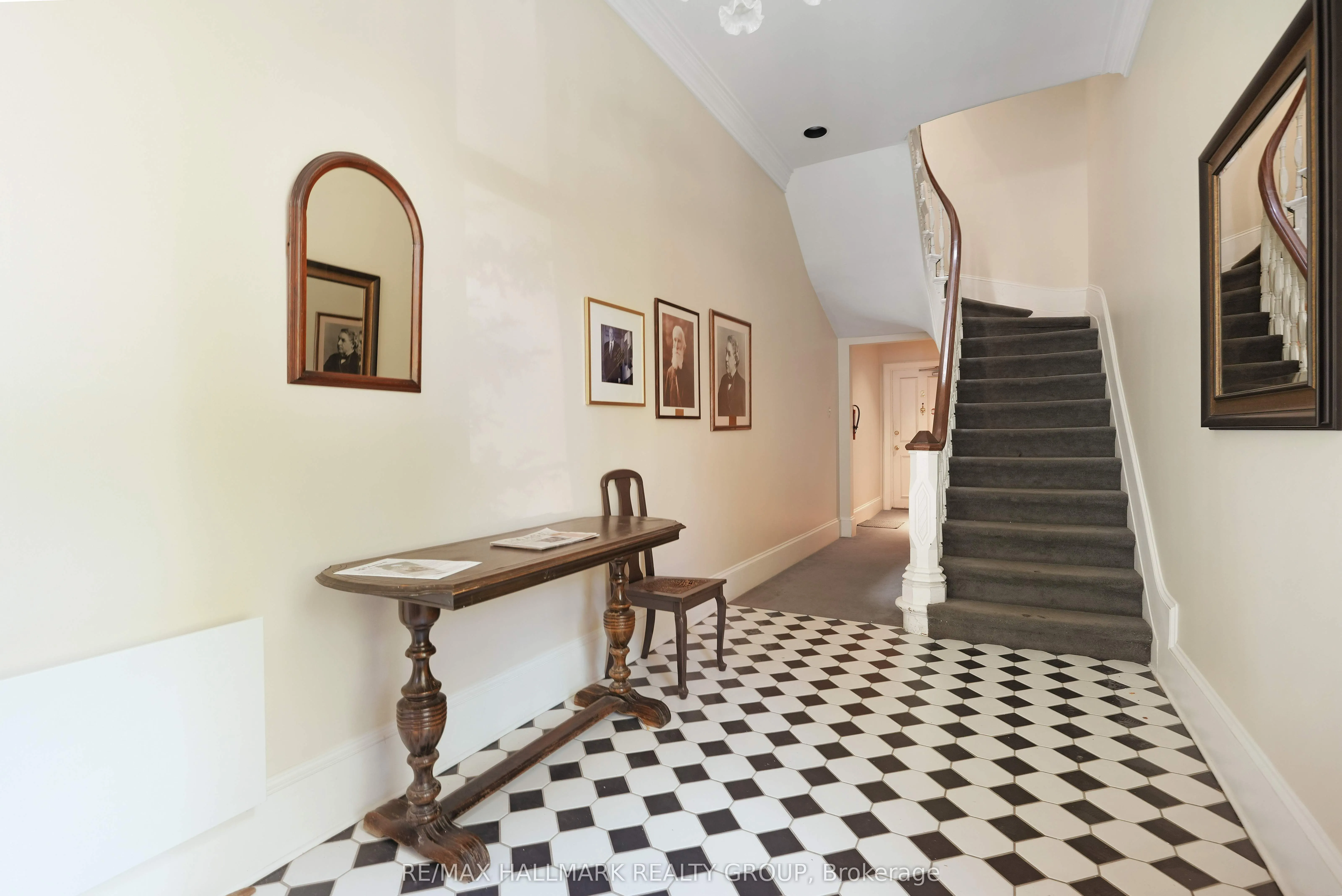 274 DALY Avenue, #5