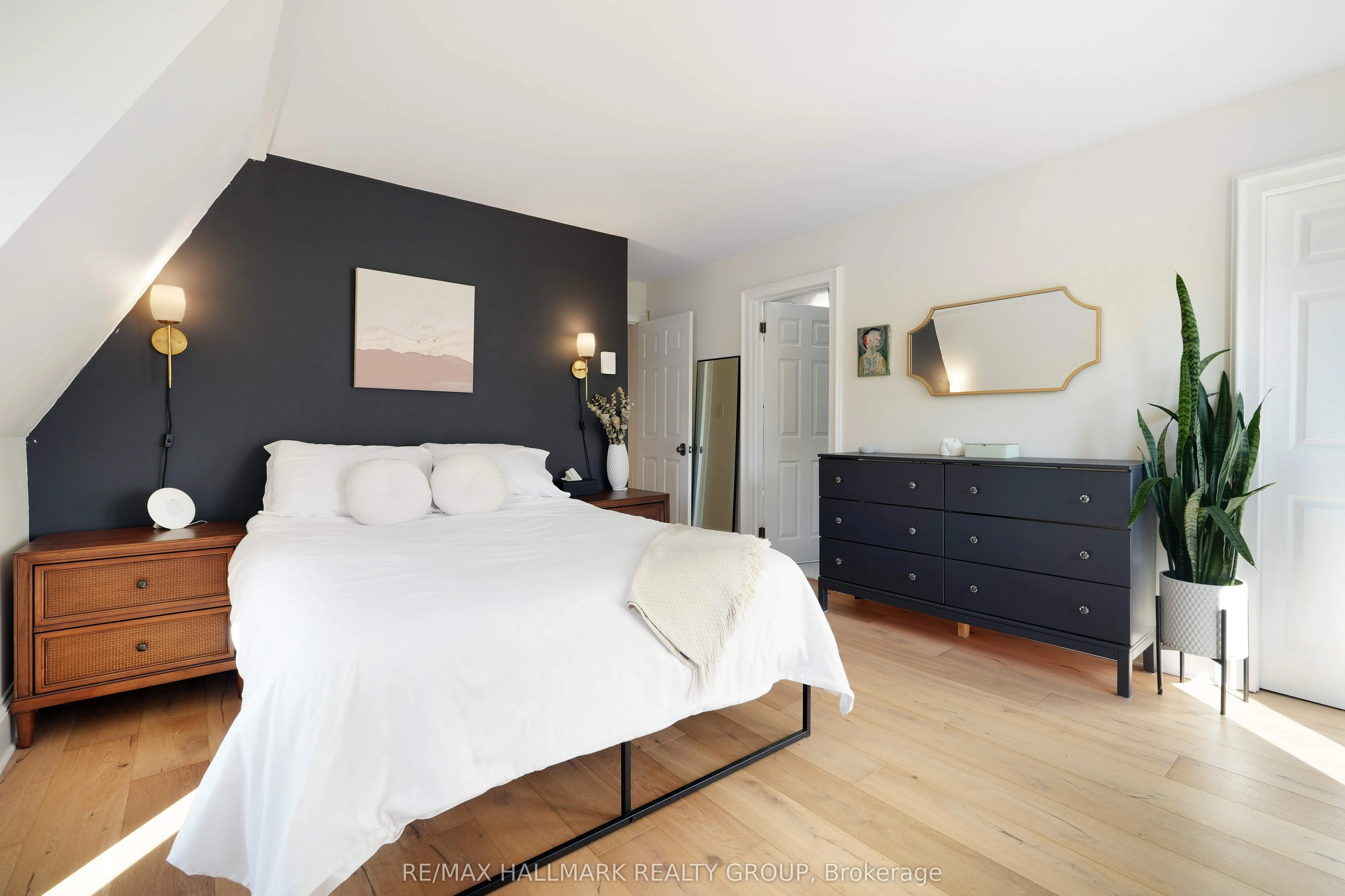274 DALY Avenue, #5