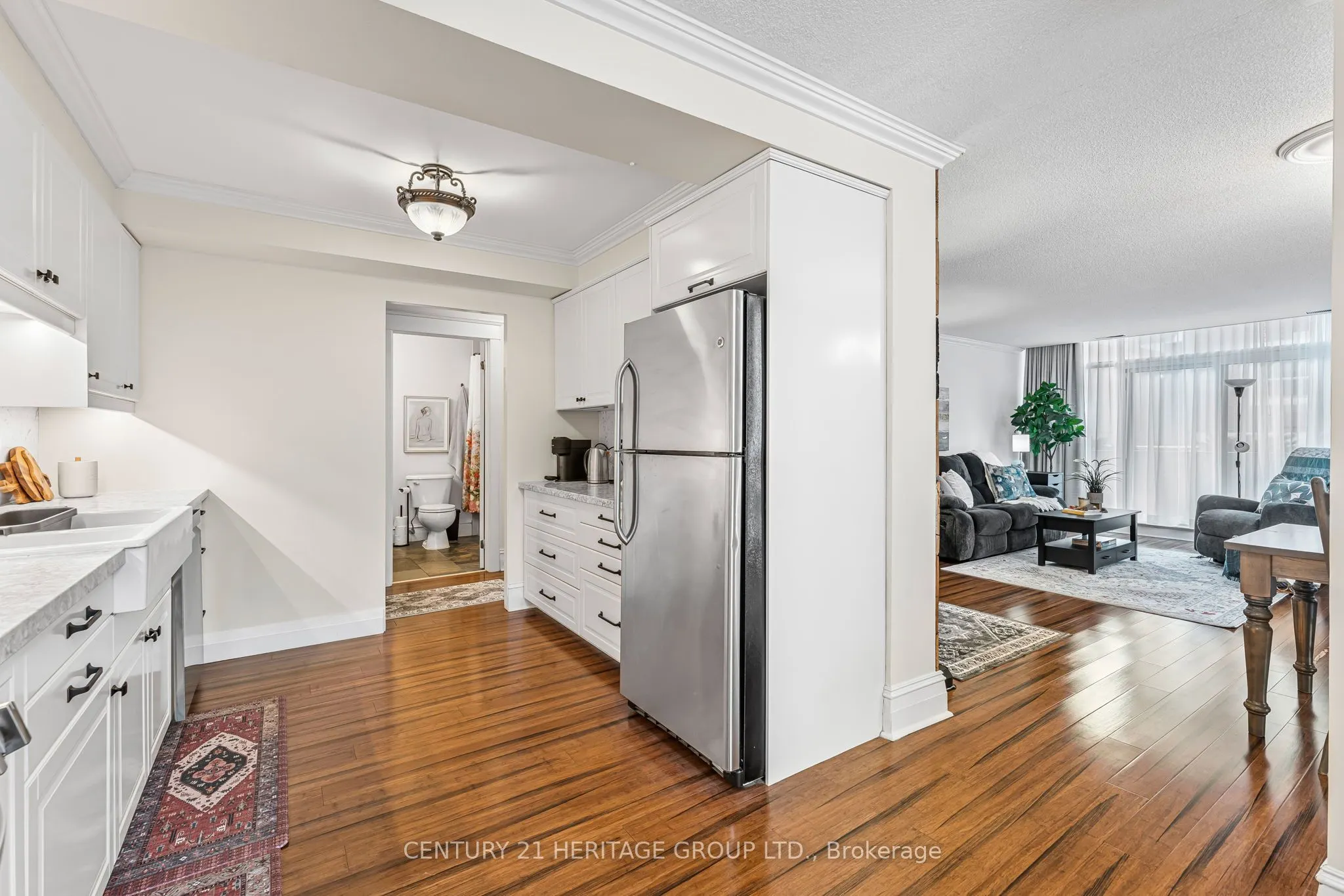 67 Caroline Street S, #102