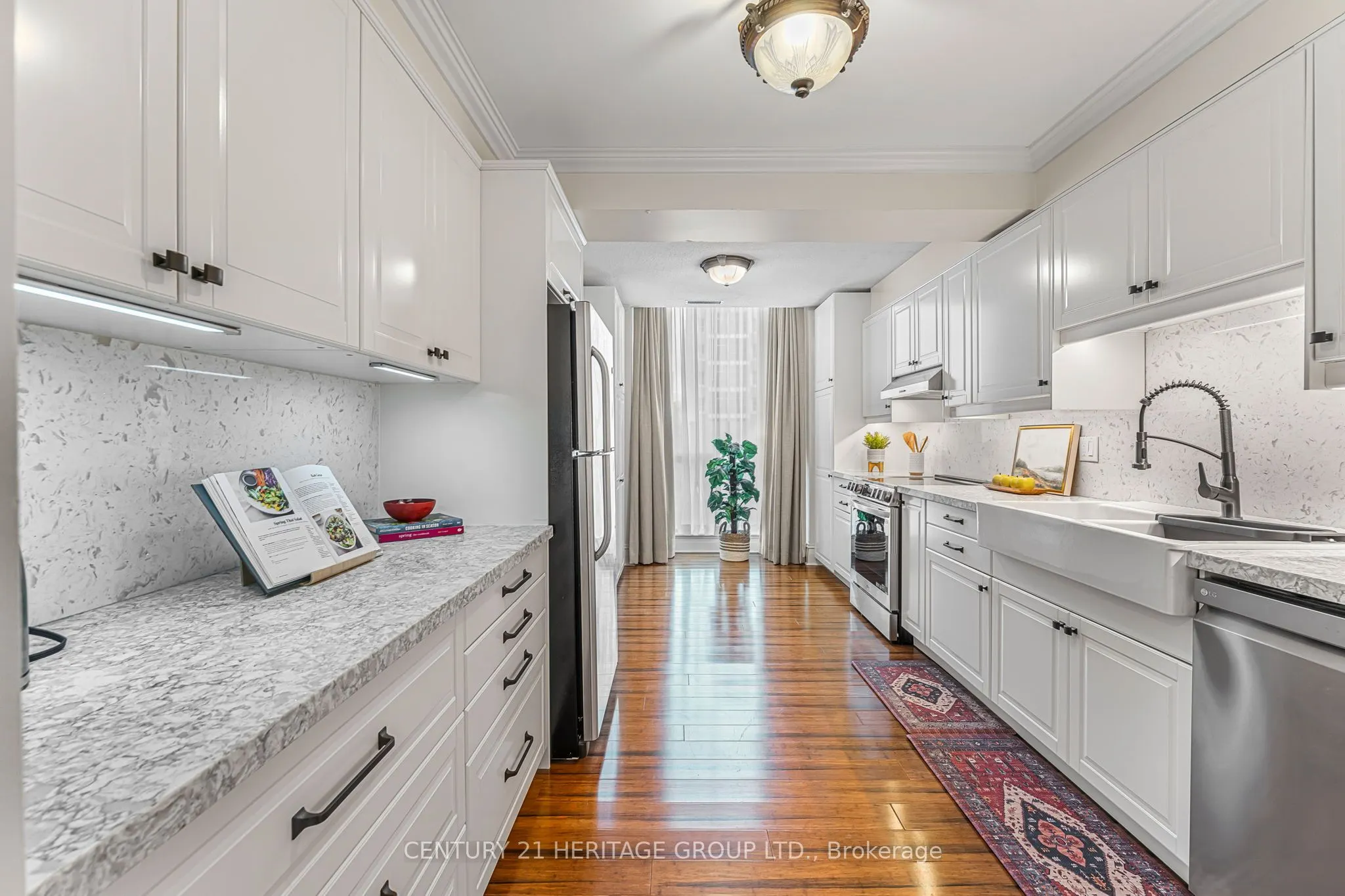 67 Caroline Street S, #102