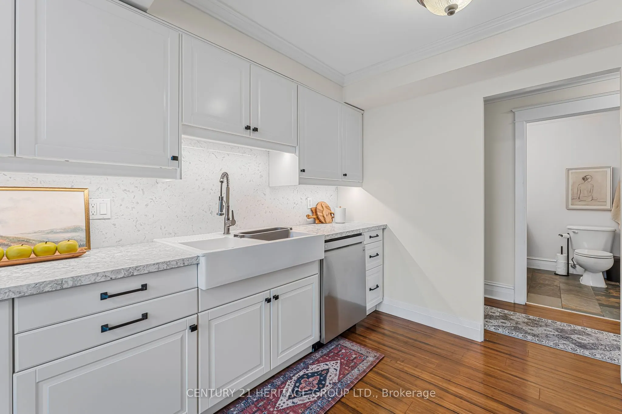 67 Caroline Street S, #102