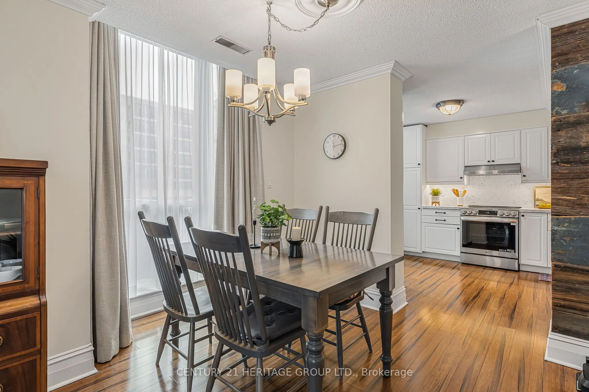 67 Caroline Street S, #102