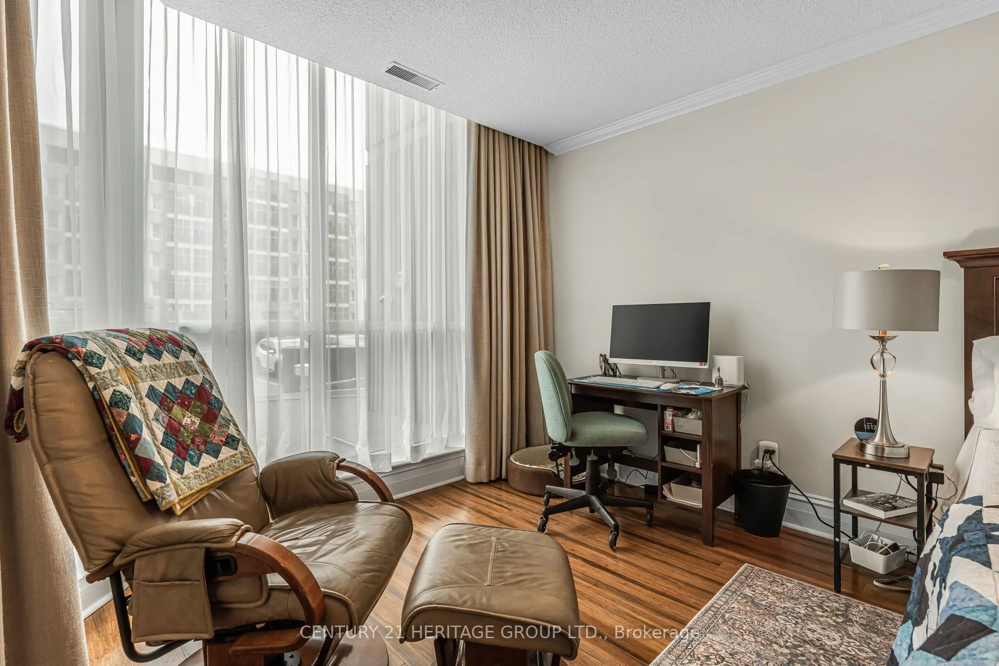 67 Caroline Street S, #102