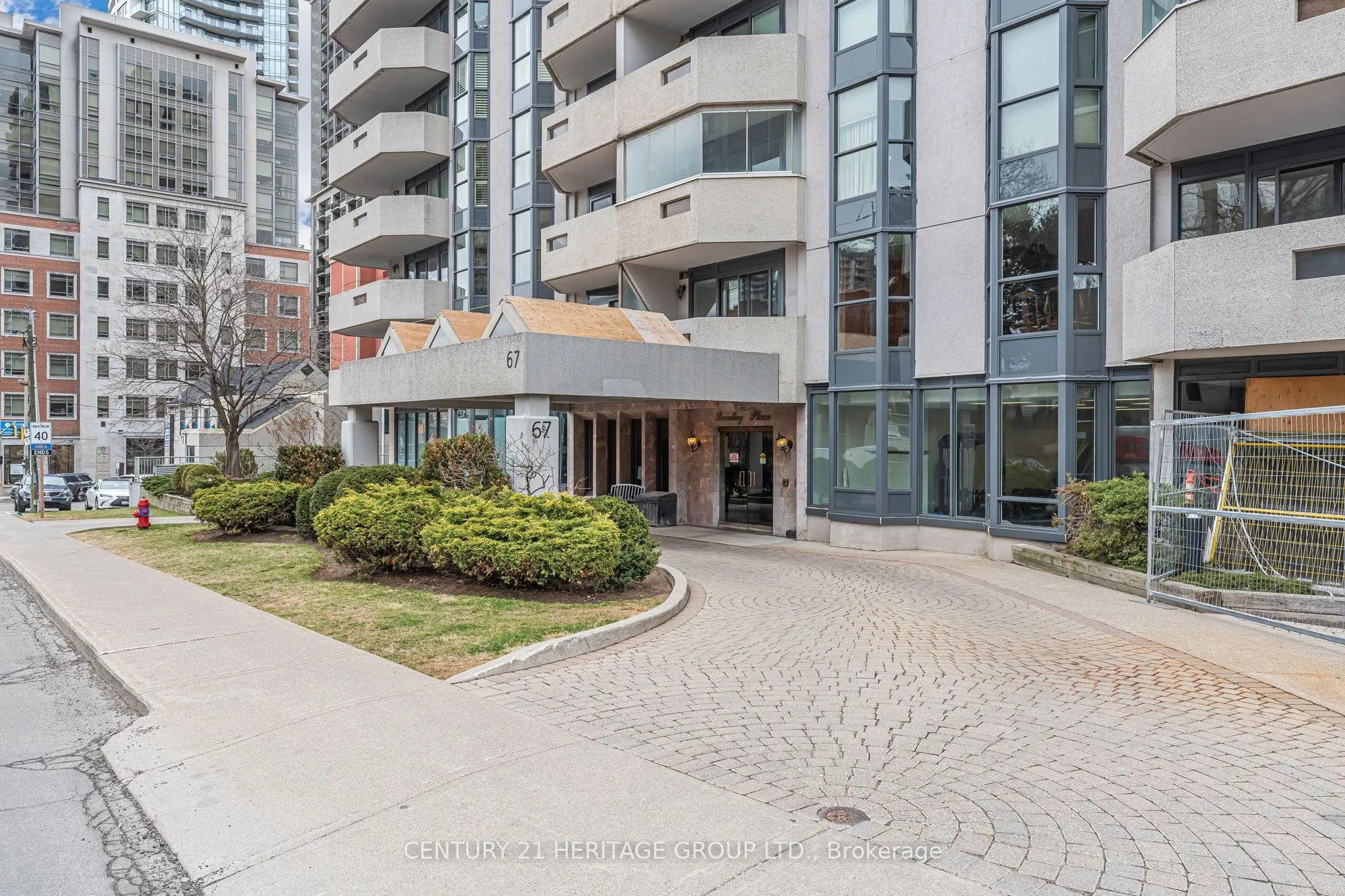 67 Caroline Street S, #102
