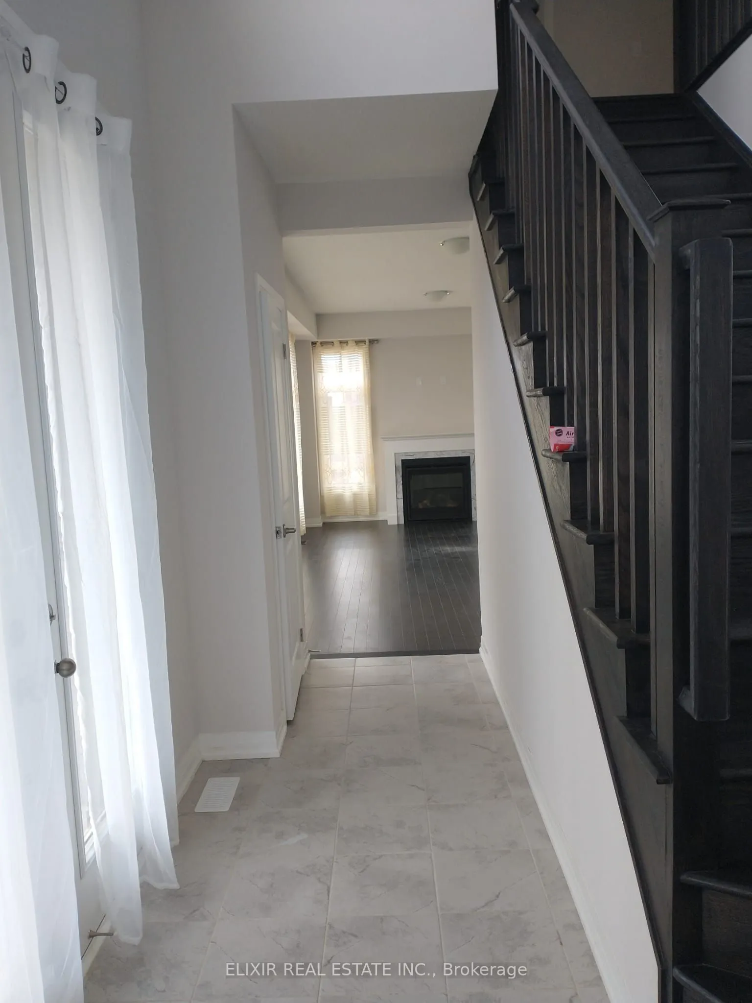 3 Weylie Street E