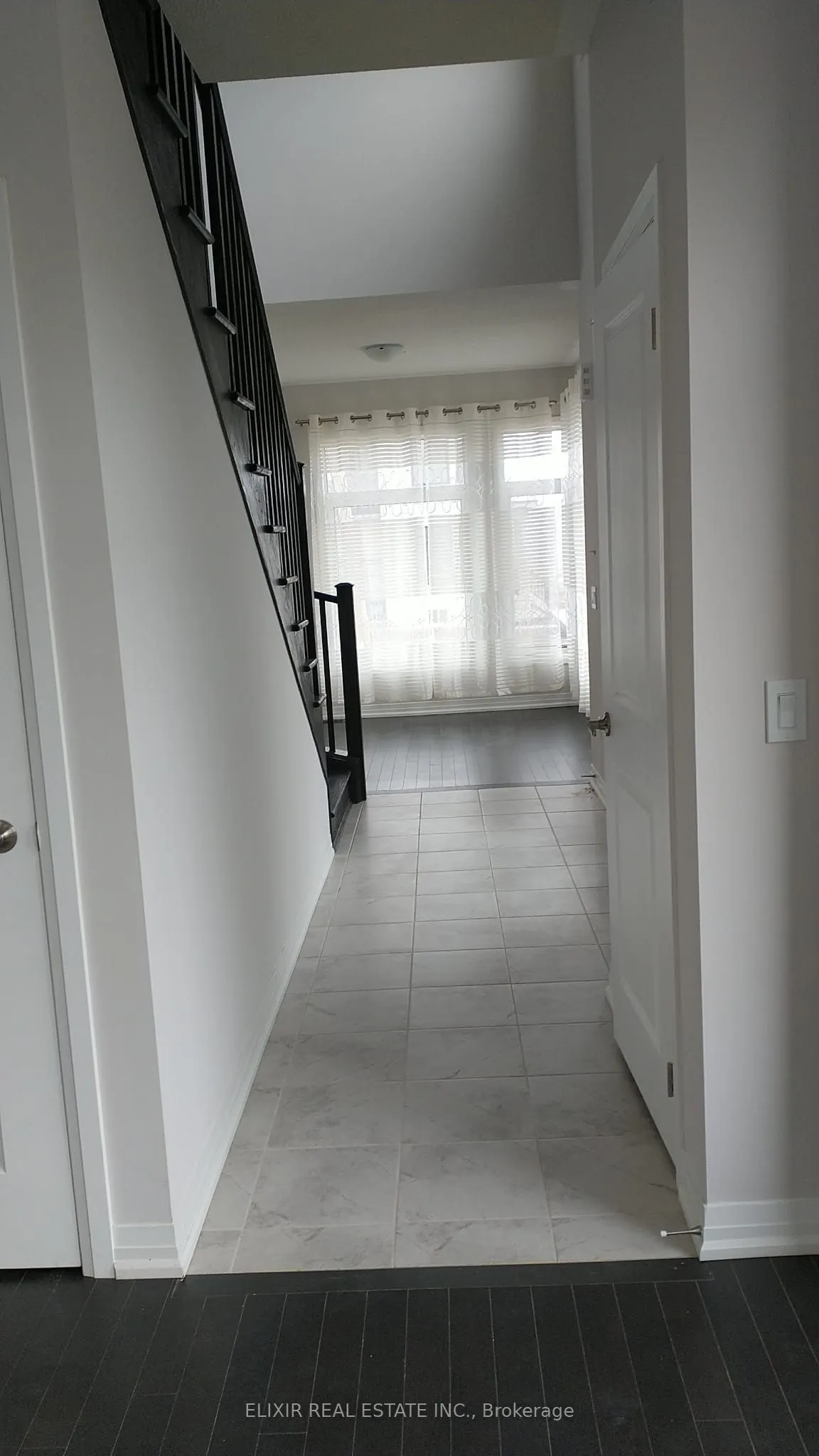 3 Weylie Street E
