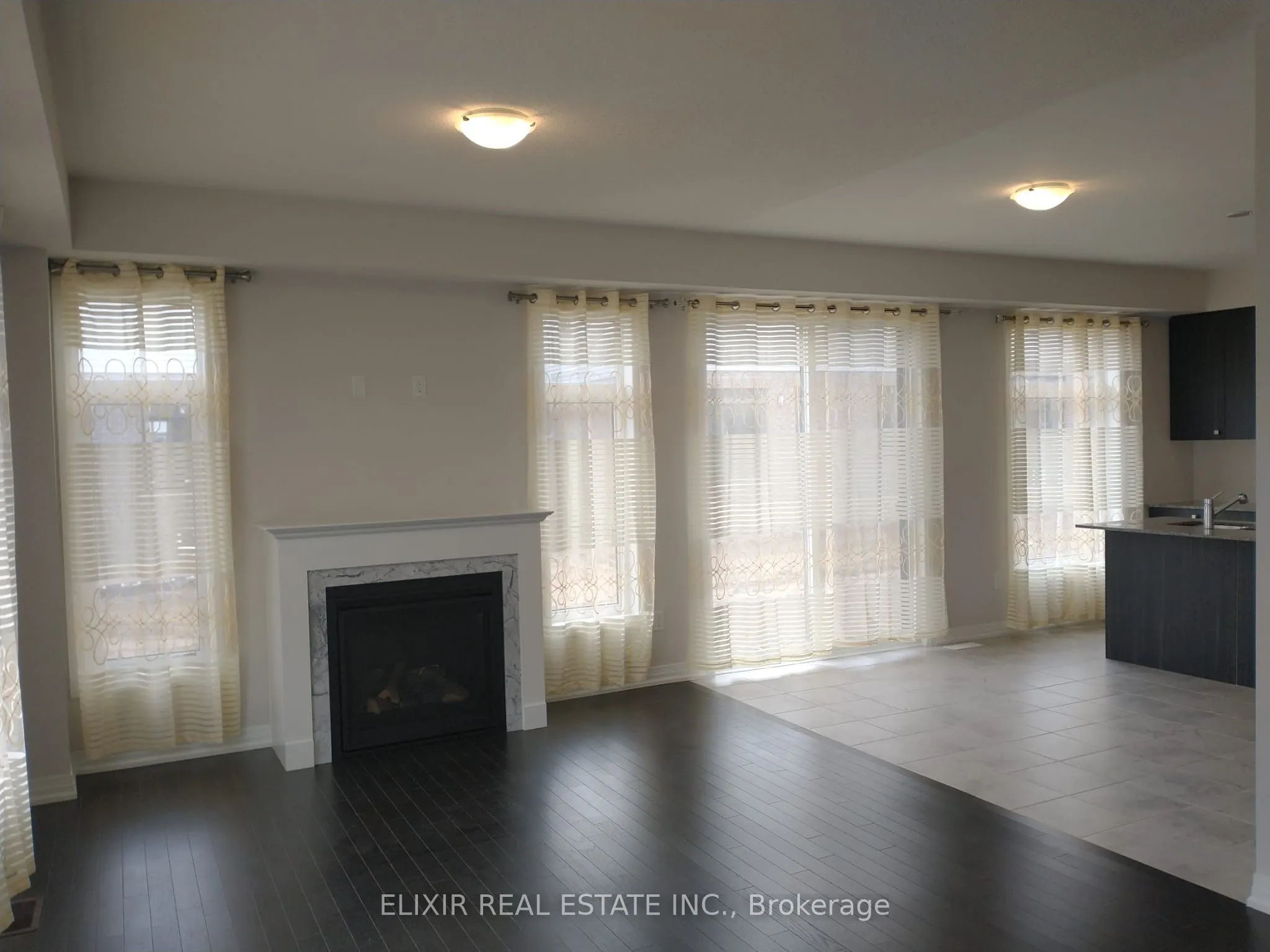 3 Weylie Street E