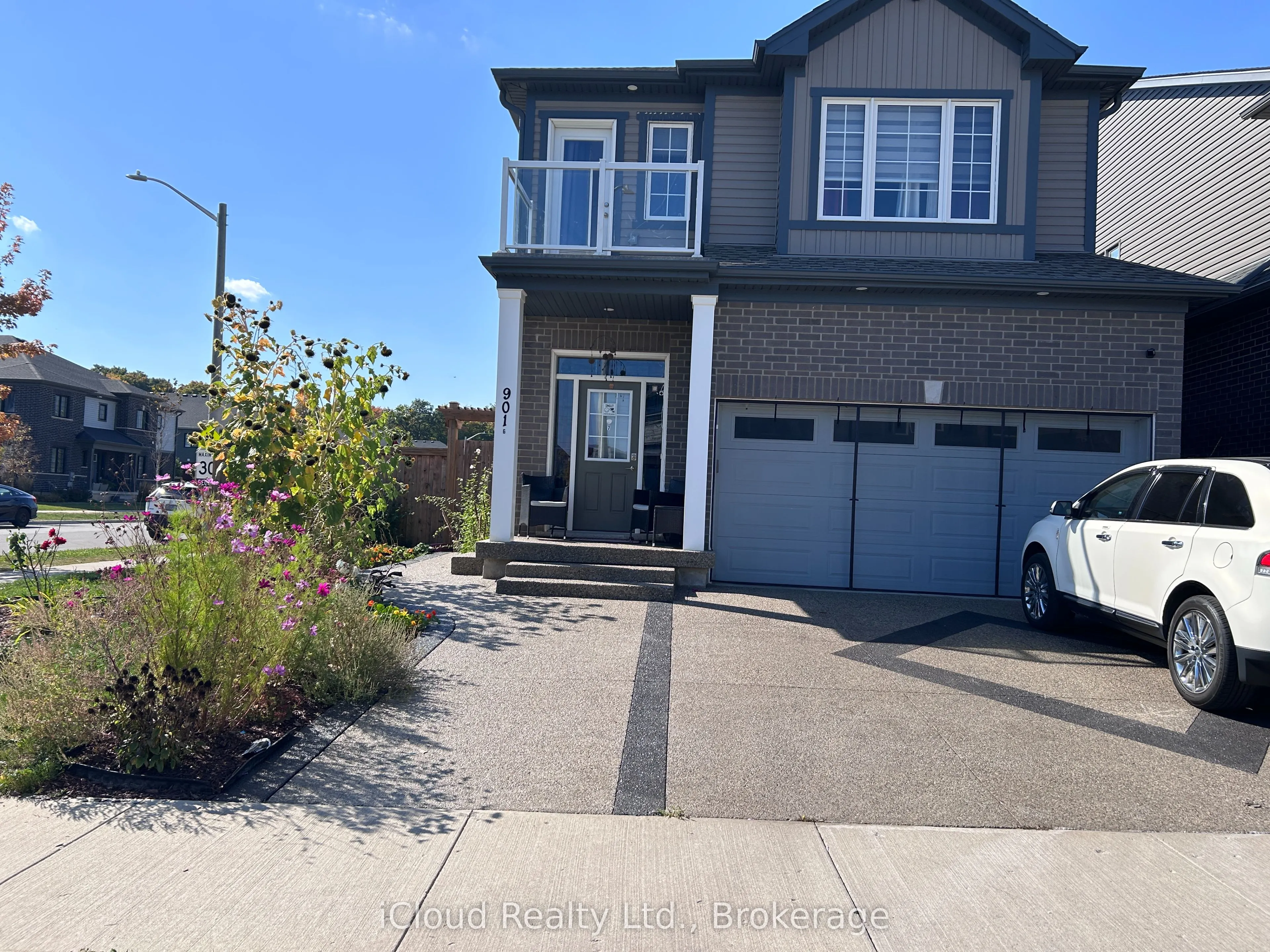 901 Tartan Court