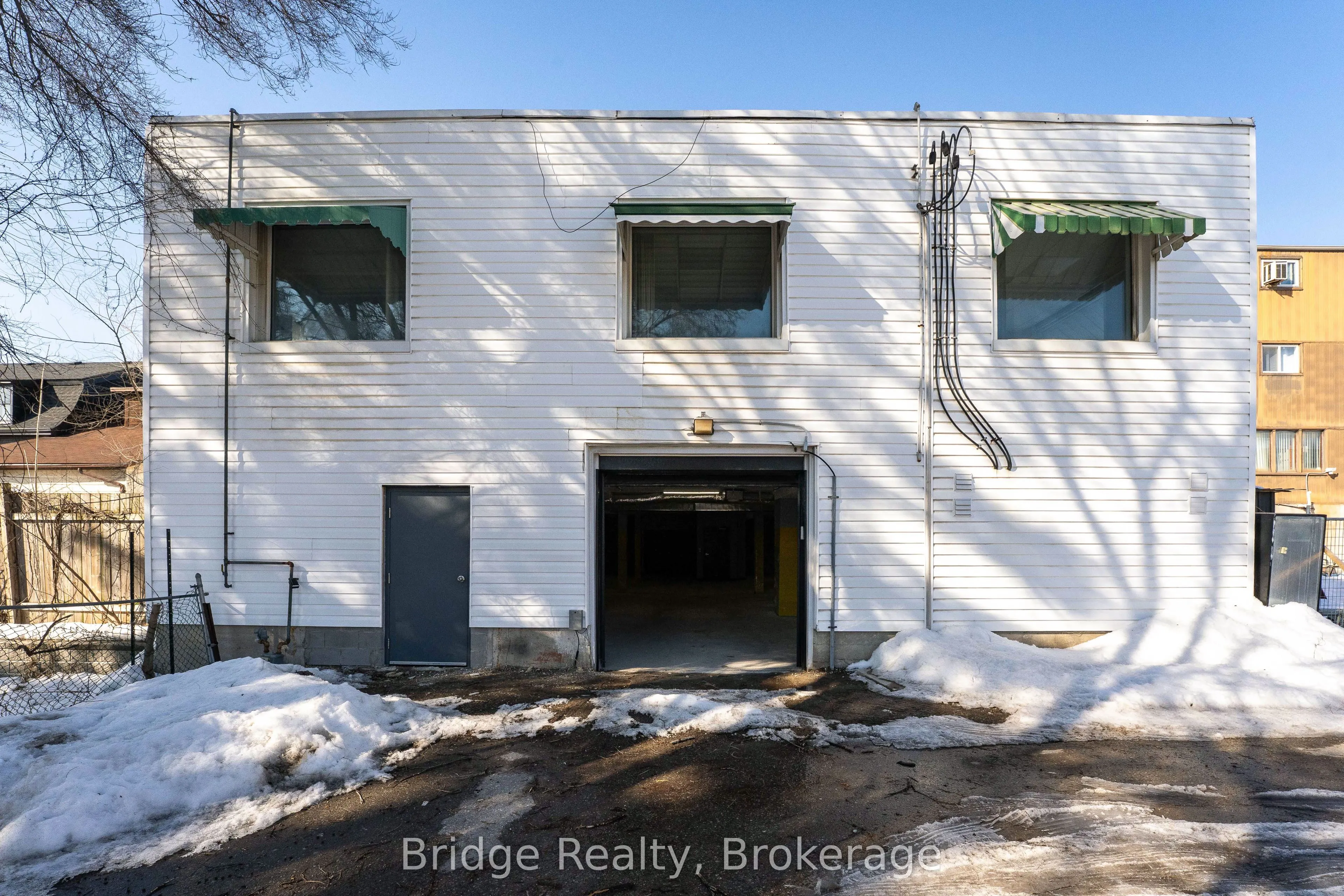 290 Dundas Street