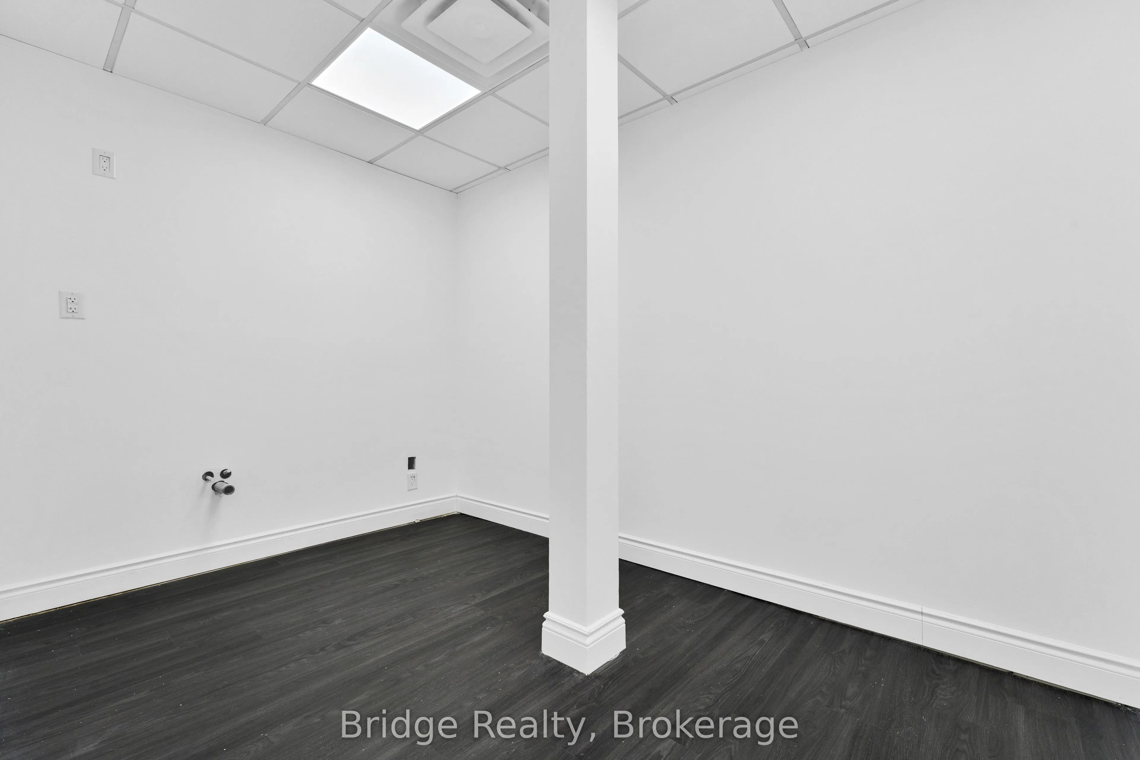 290 Dundas Street