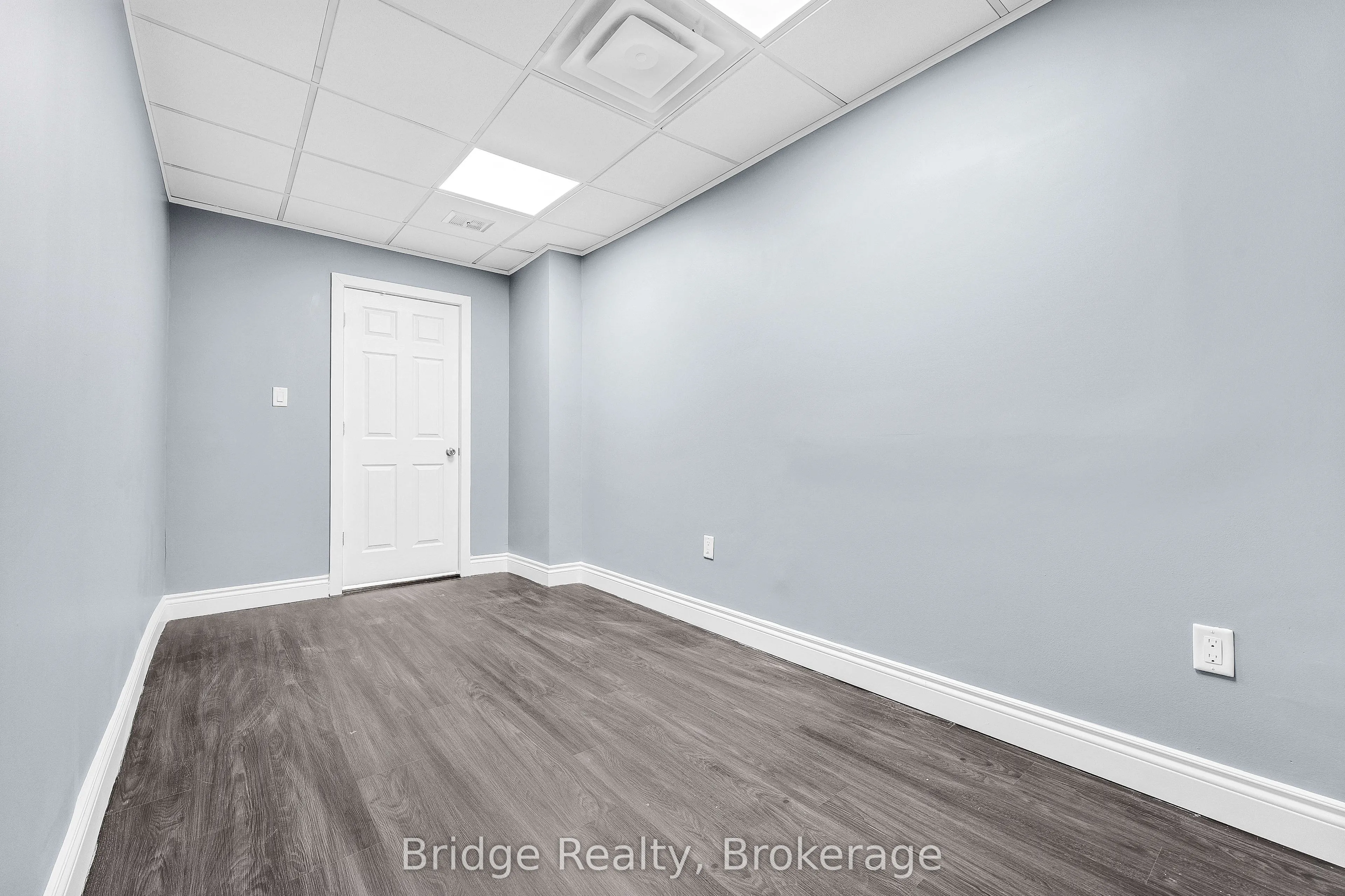 290 Dundas Street