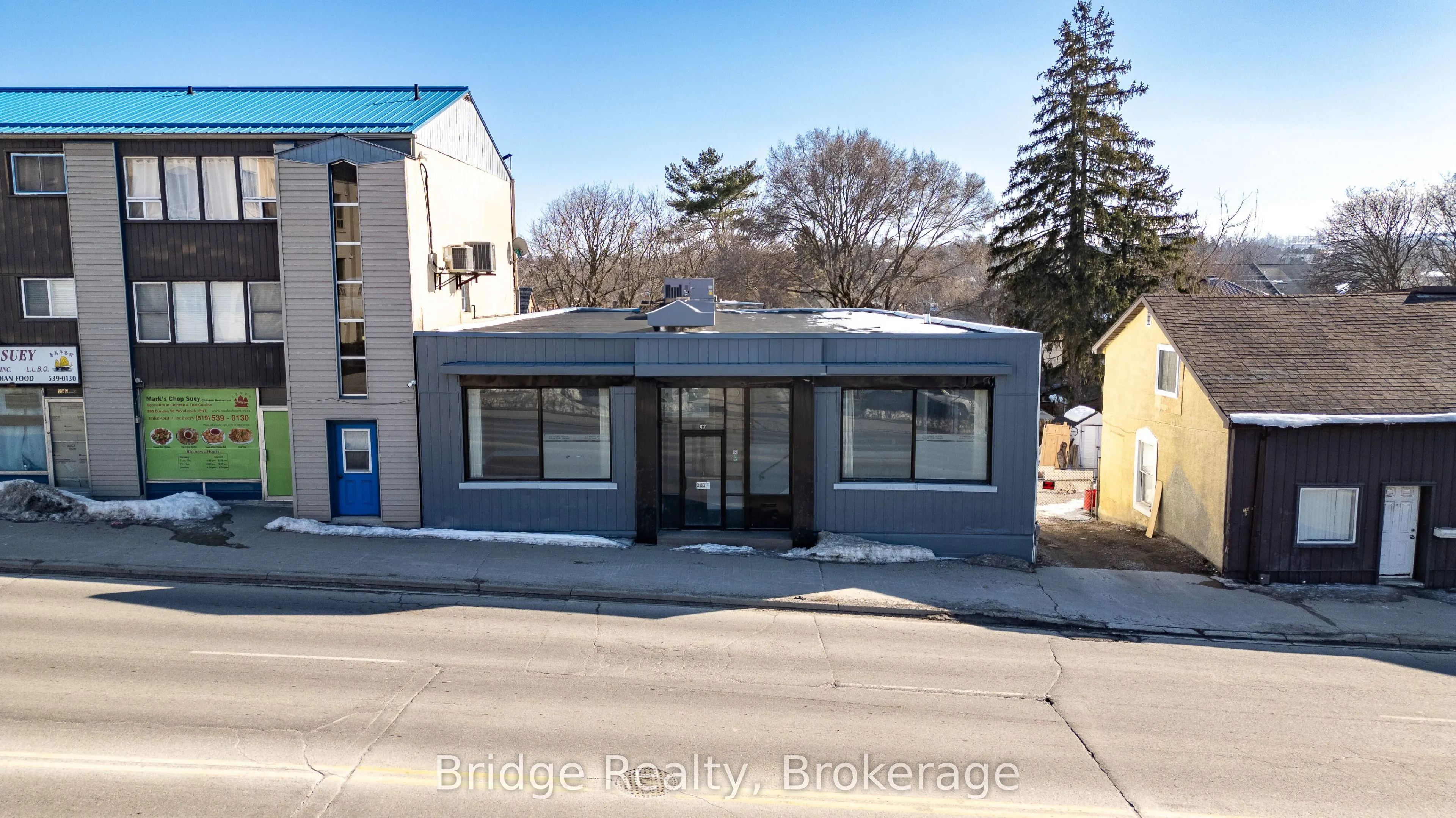290 Dundas Street