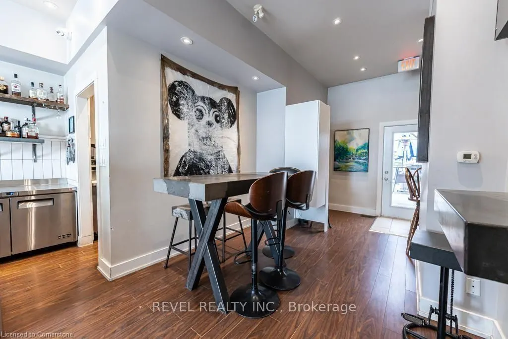 1441 Main Street E