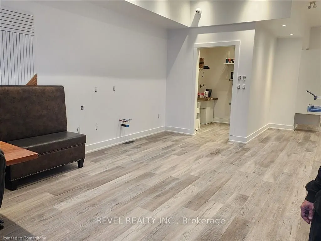 1441 Main Street E