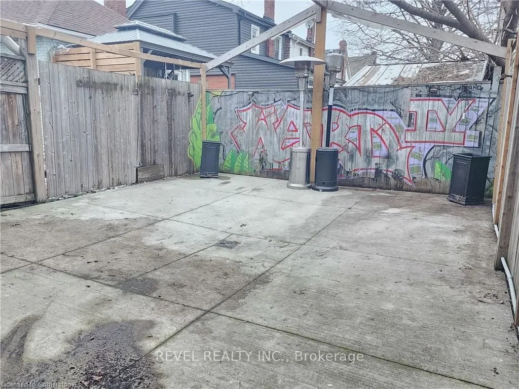 1441 Main Street E