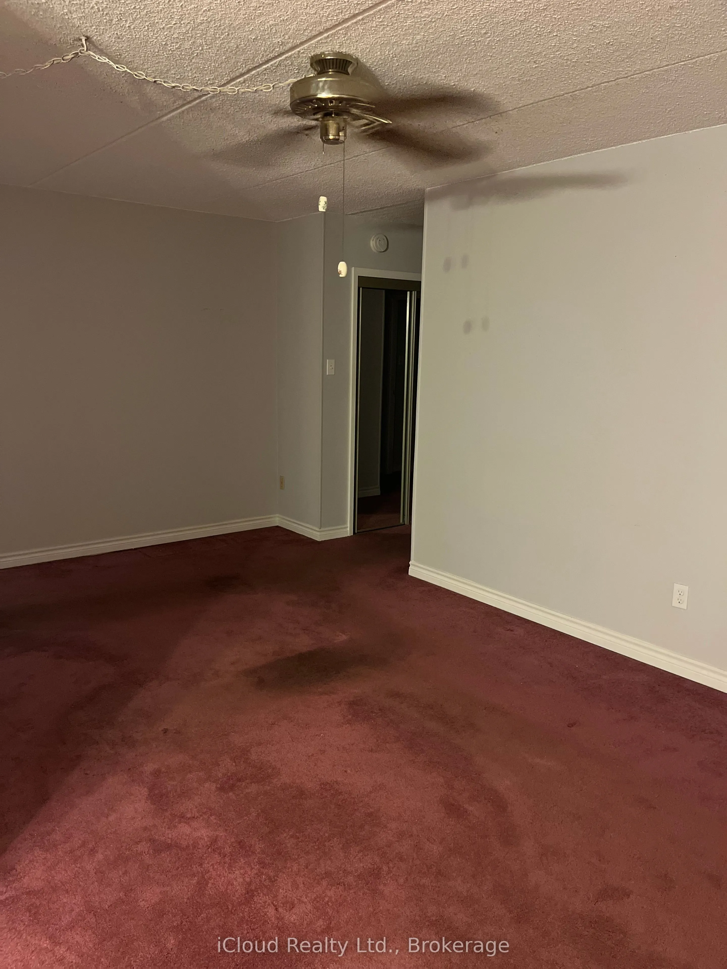 196 Scott Street, #202