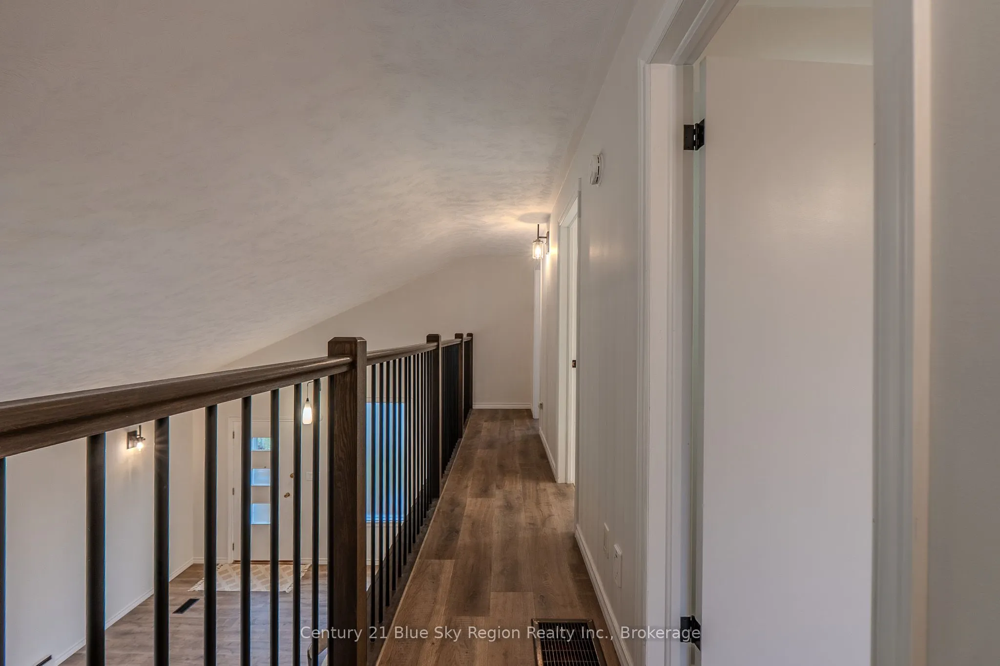 444 Lansdowne Street E
