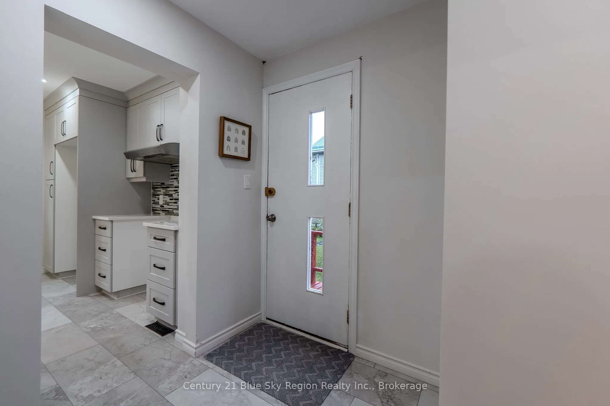444 Lansdowne Street E