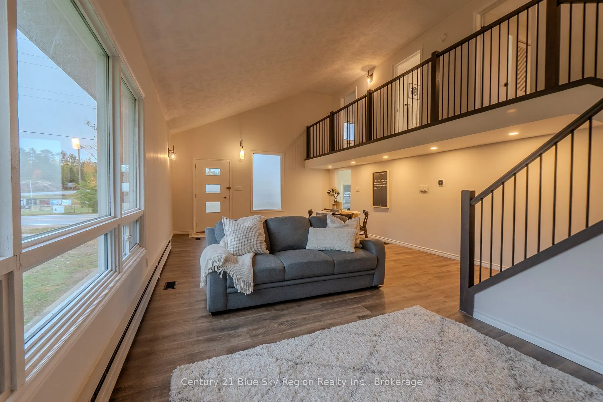 444 Lansdowne Street E