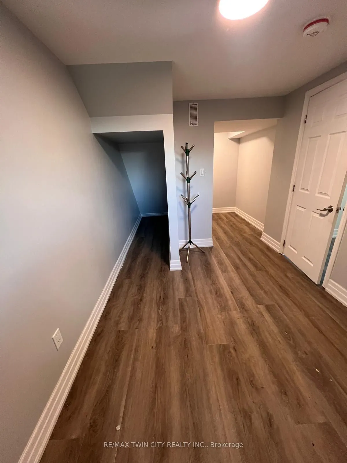 100 Lauris Avenue
