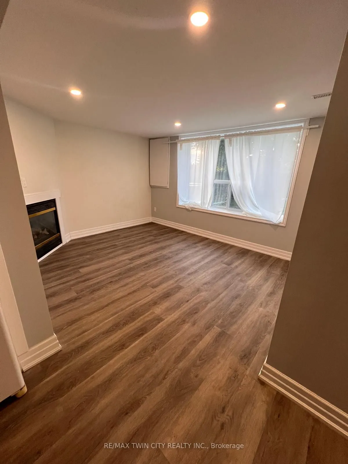 100 Lauris Avenue