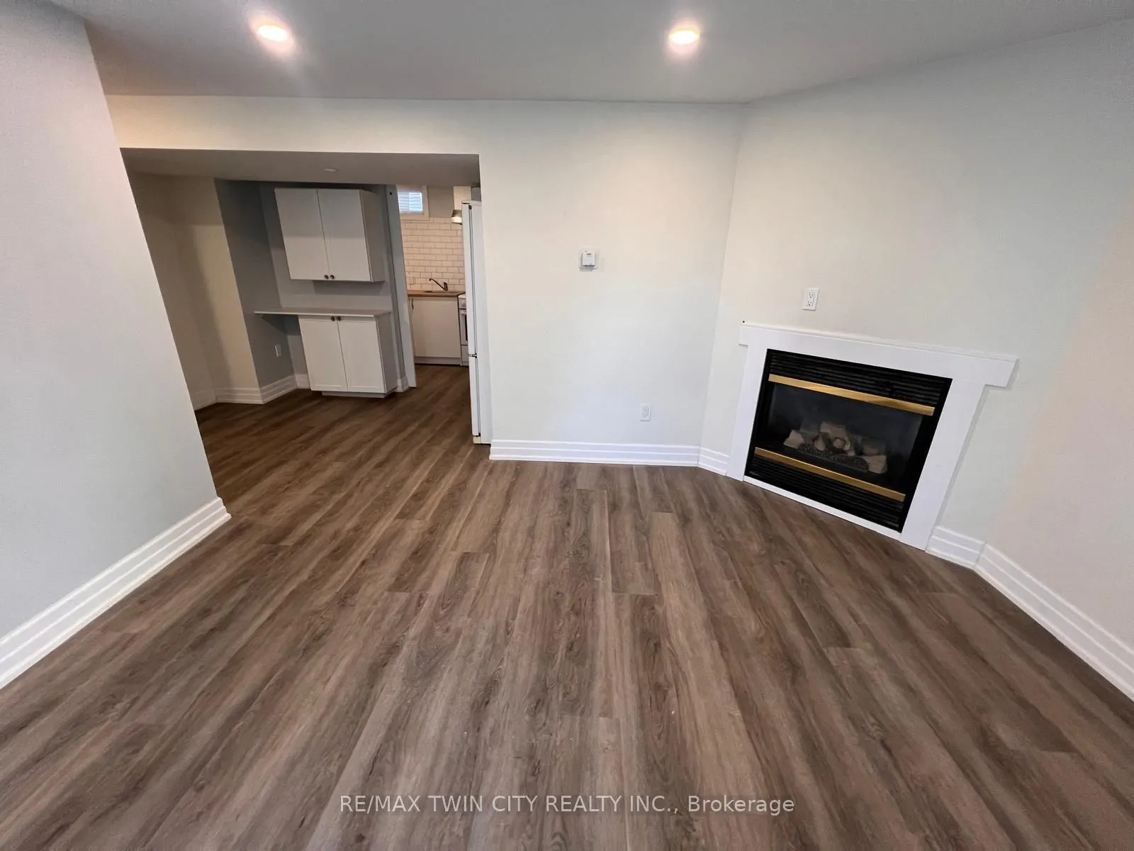 100 Lauris Avenue