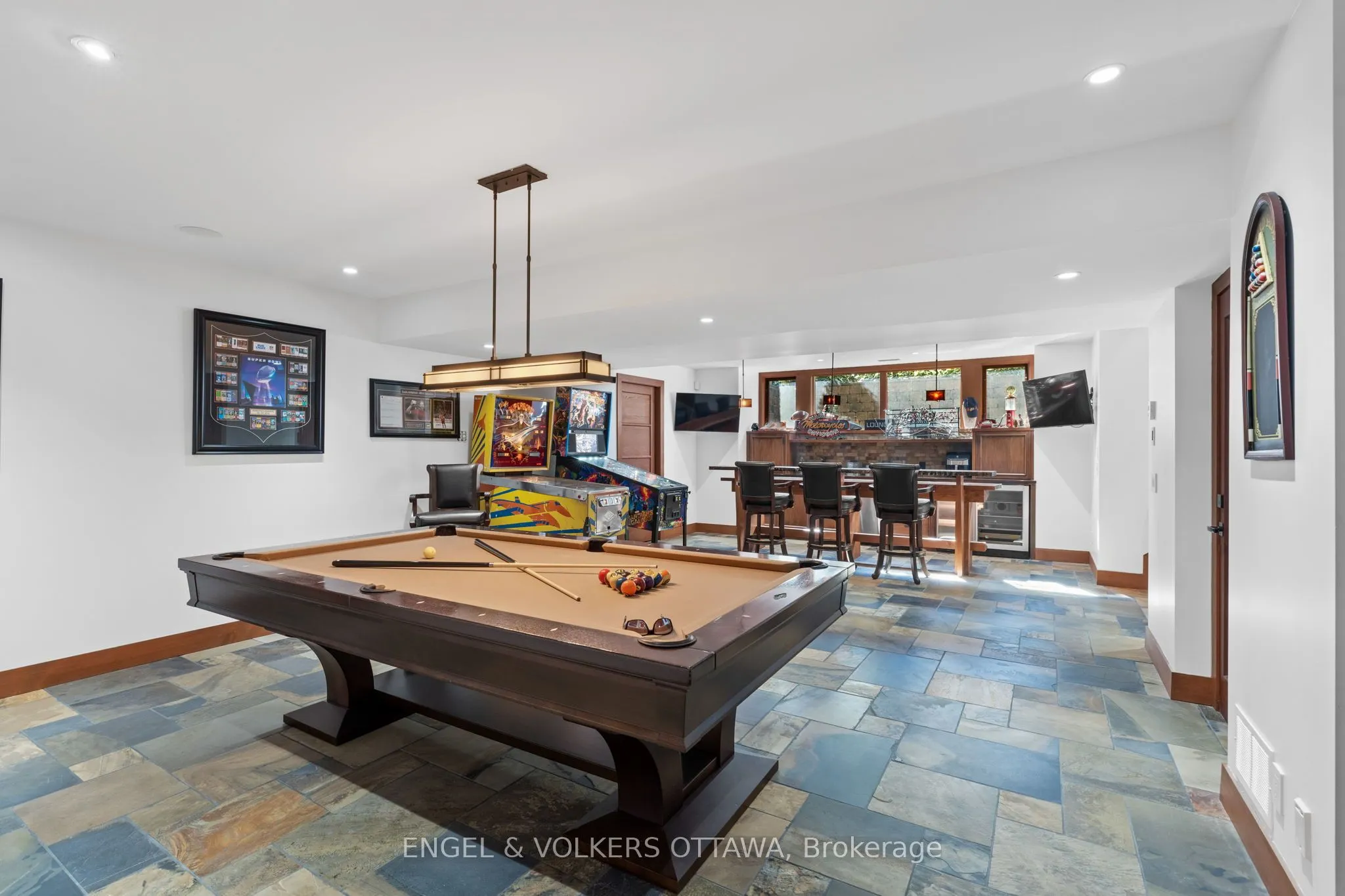 6351 Rideau Valley Drive N