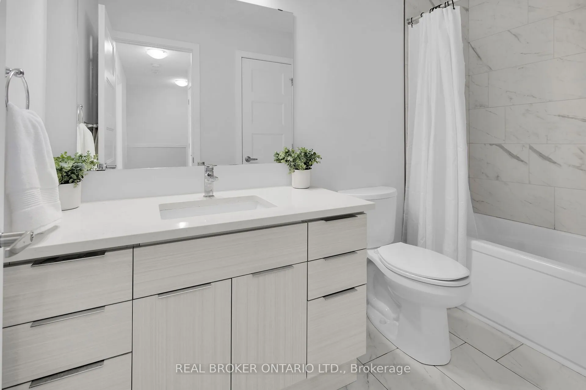 3394 Singleton Avenue, #80