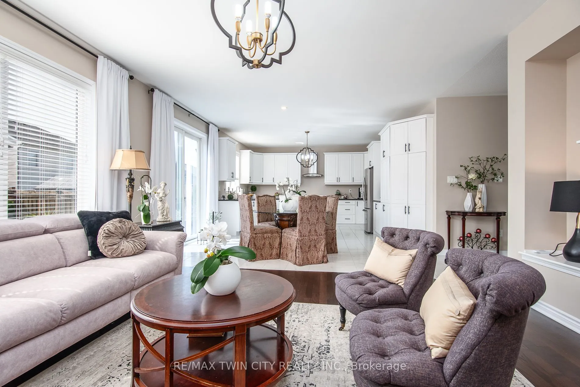 232 Shady Glen Crescent