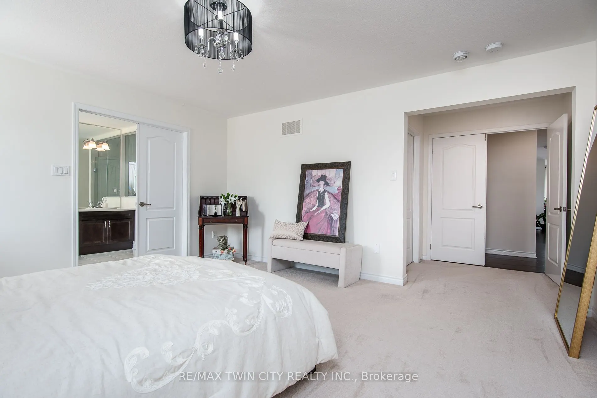 232 Shady Glen Crescent