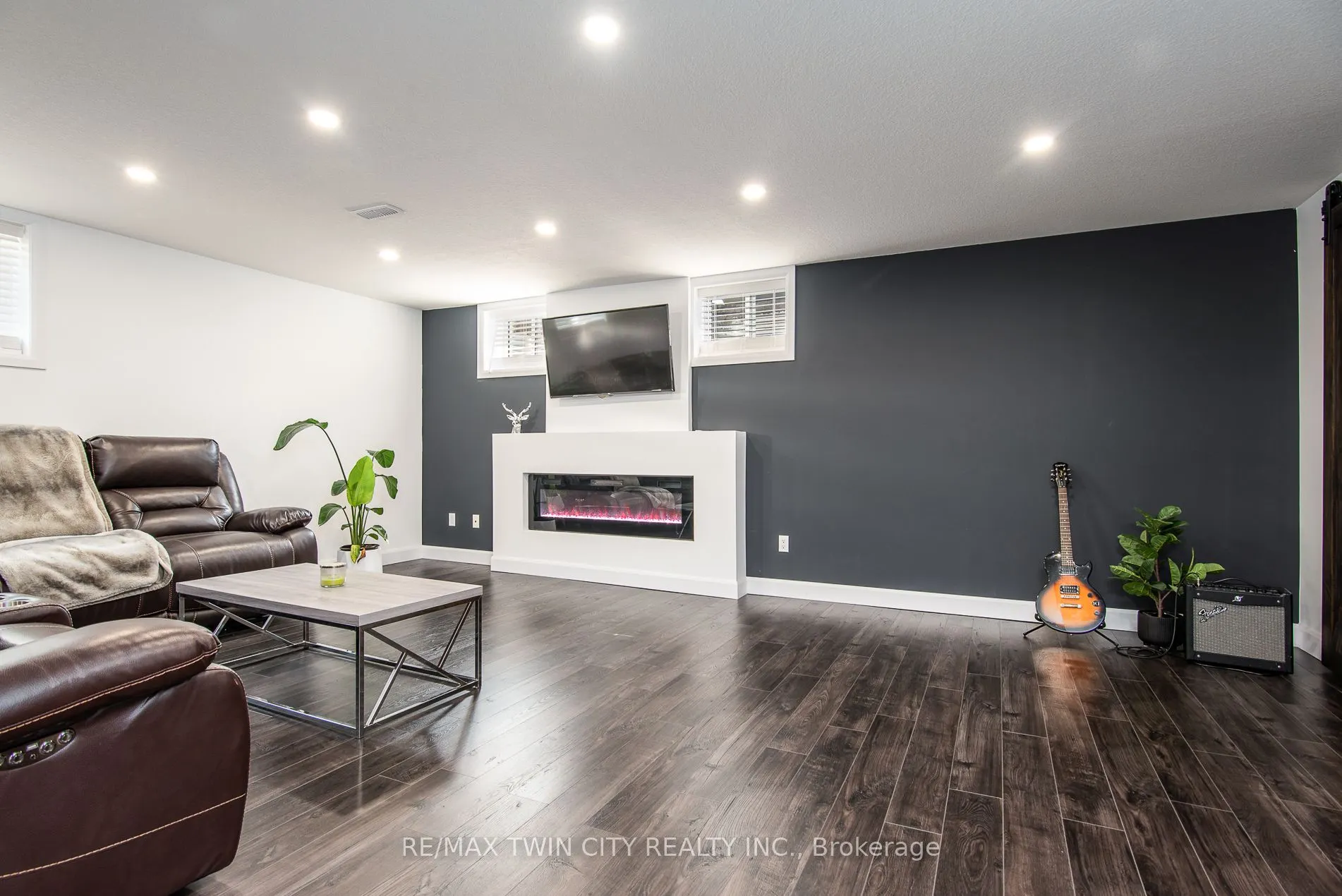 232 Shady Glen Crescent
