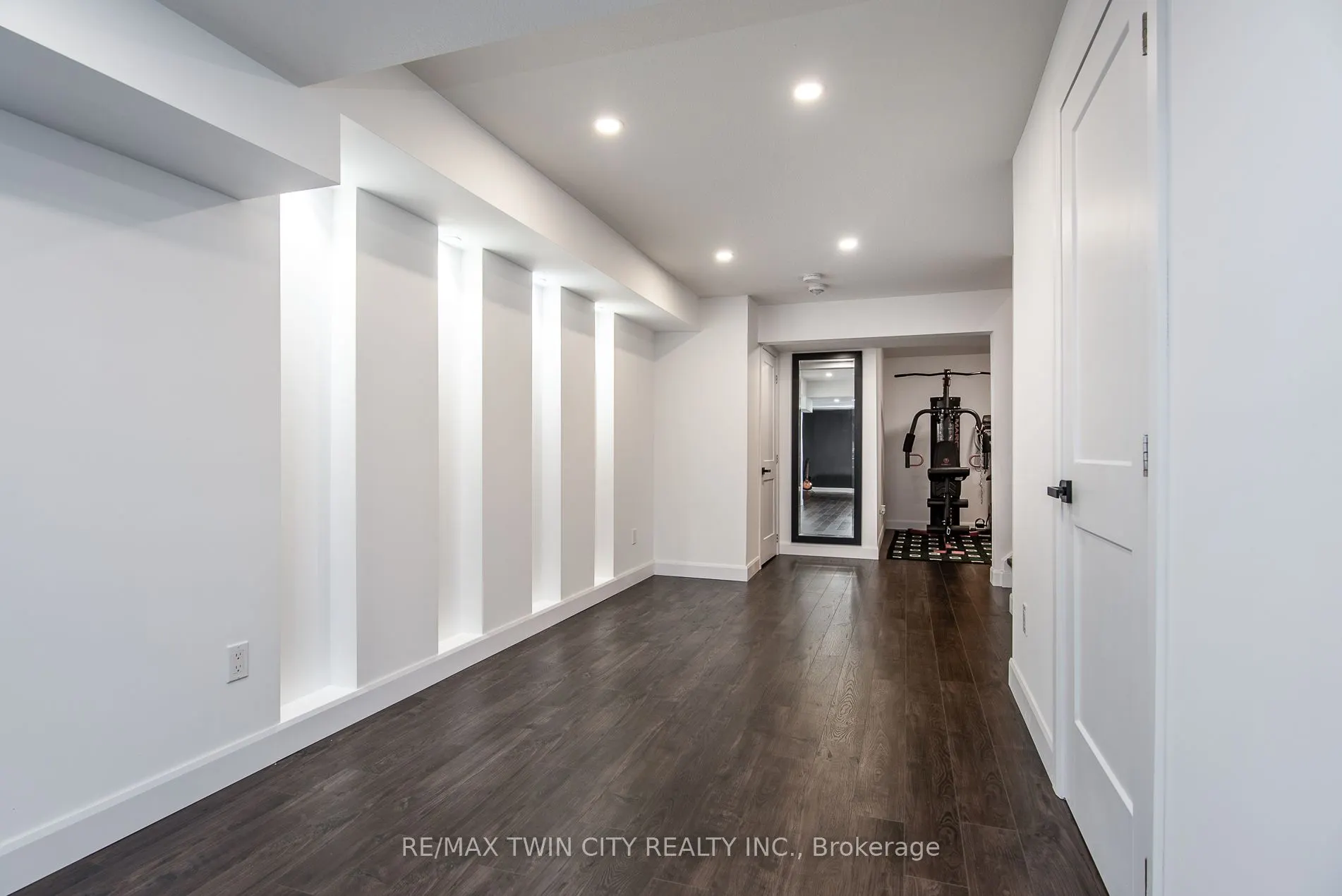232 Shady Glen Crescent