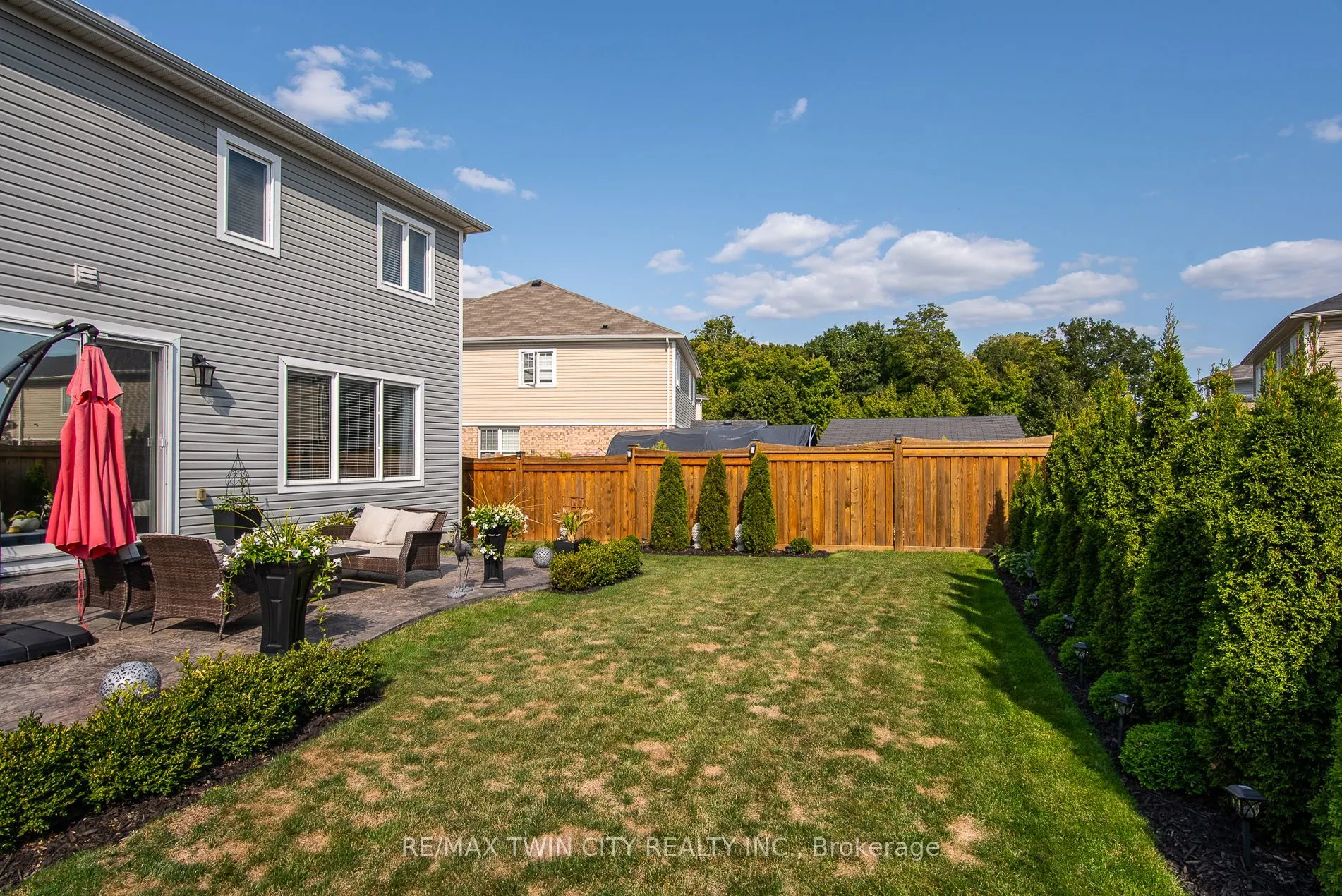 232 Shady Glen Crescent