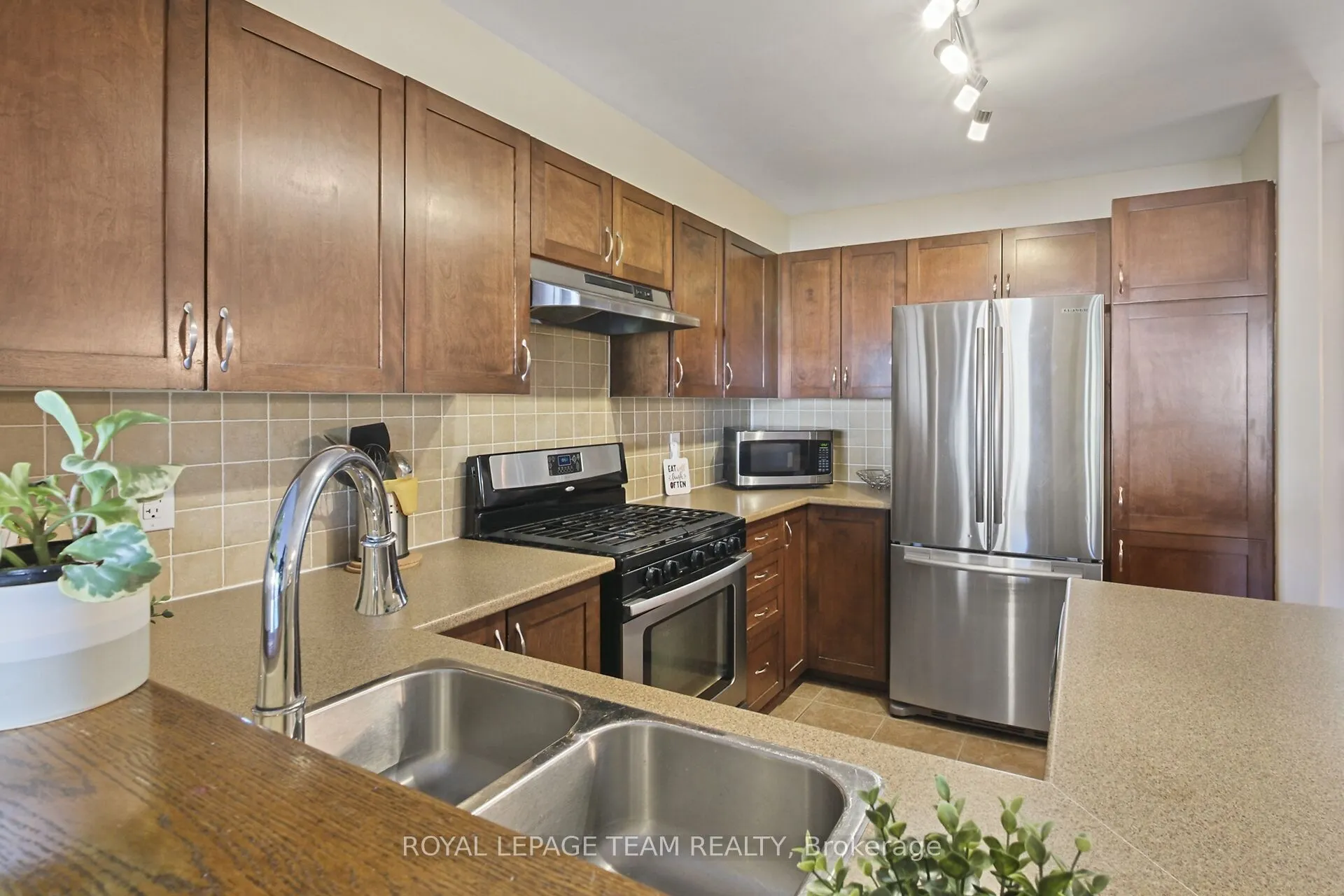 215 Parkrose Private
